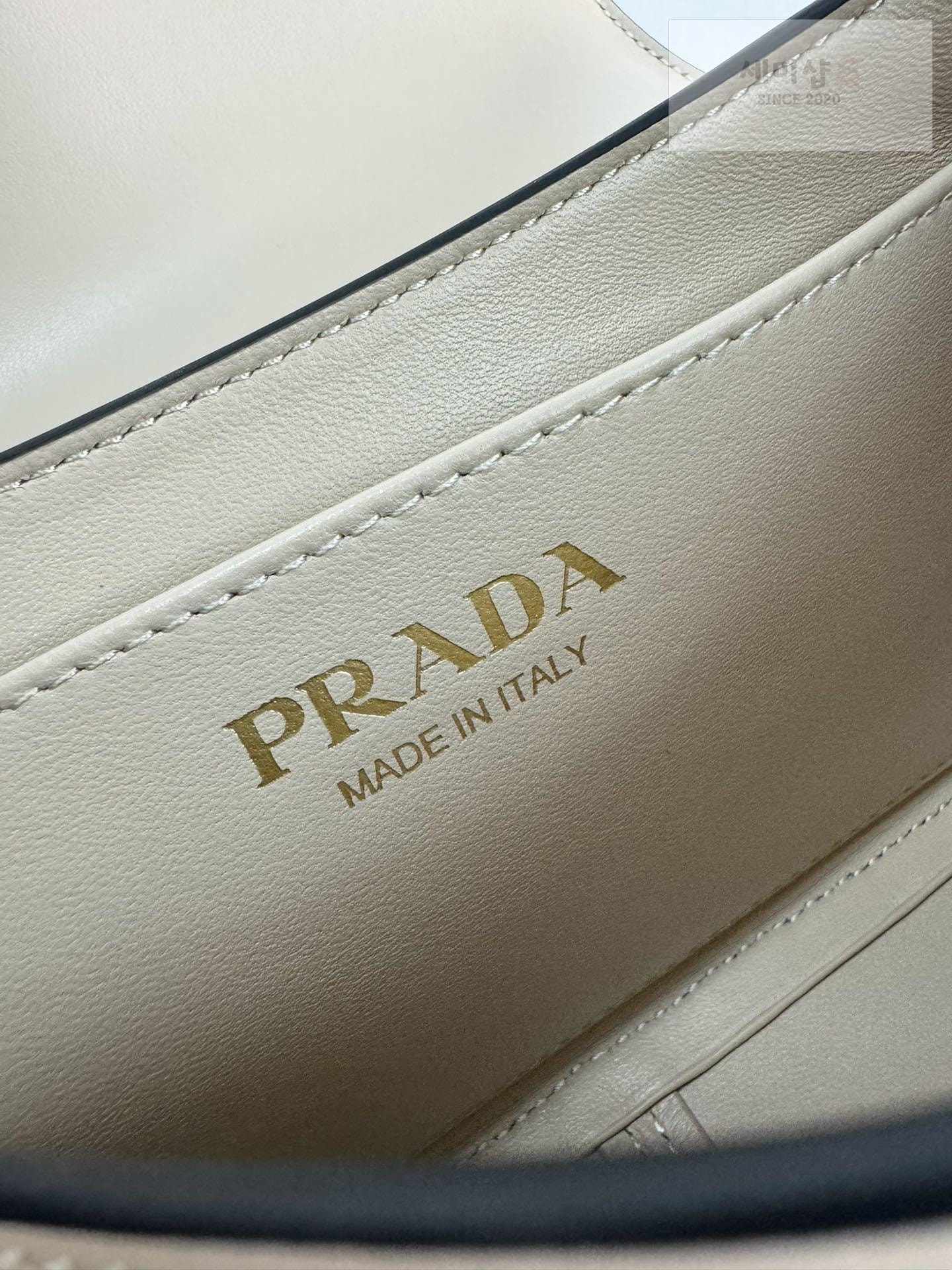 P R A D A Prada Leather Shoulder Bag 20번 이미지