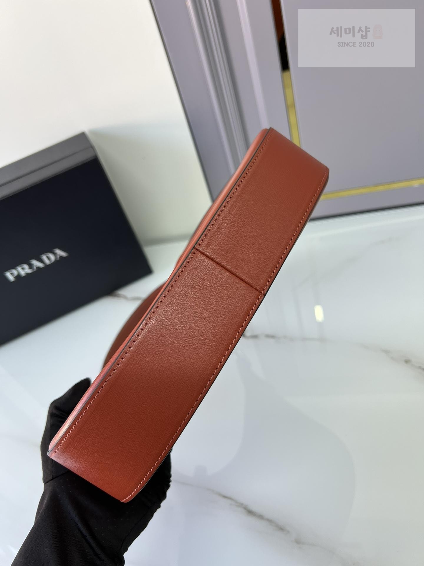 P R A D A Prada Leather Shoulder Bag 23번 이미지