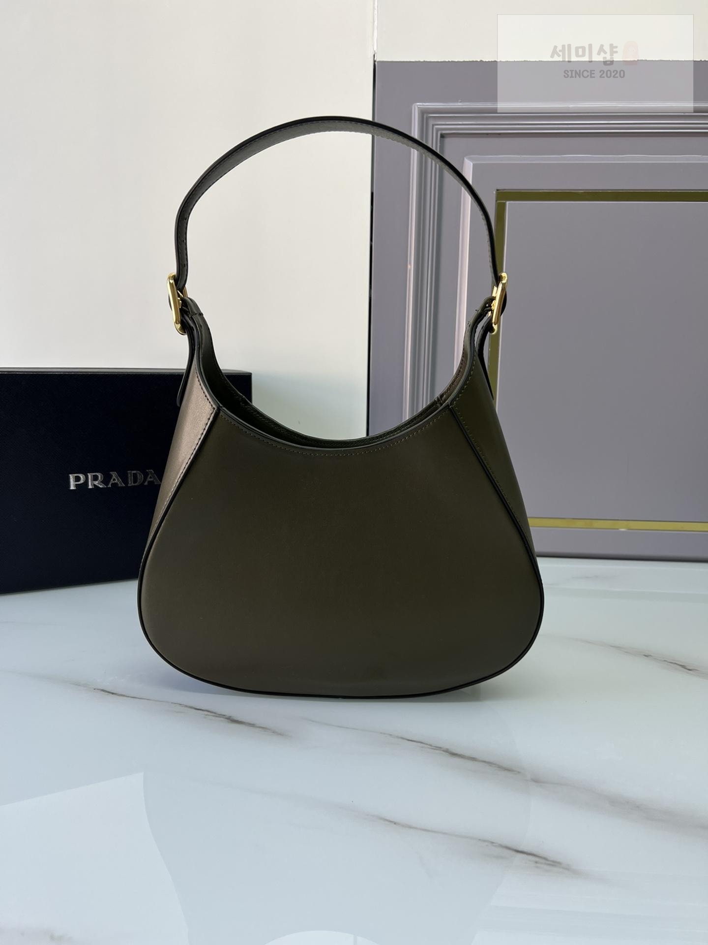 P R A D A Prada Leather Shoulder Bag 1번 이미지