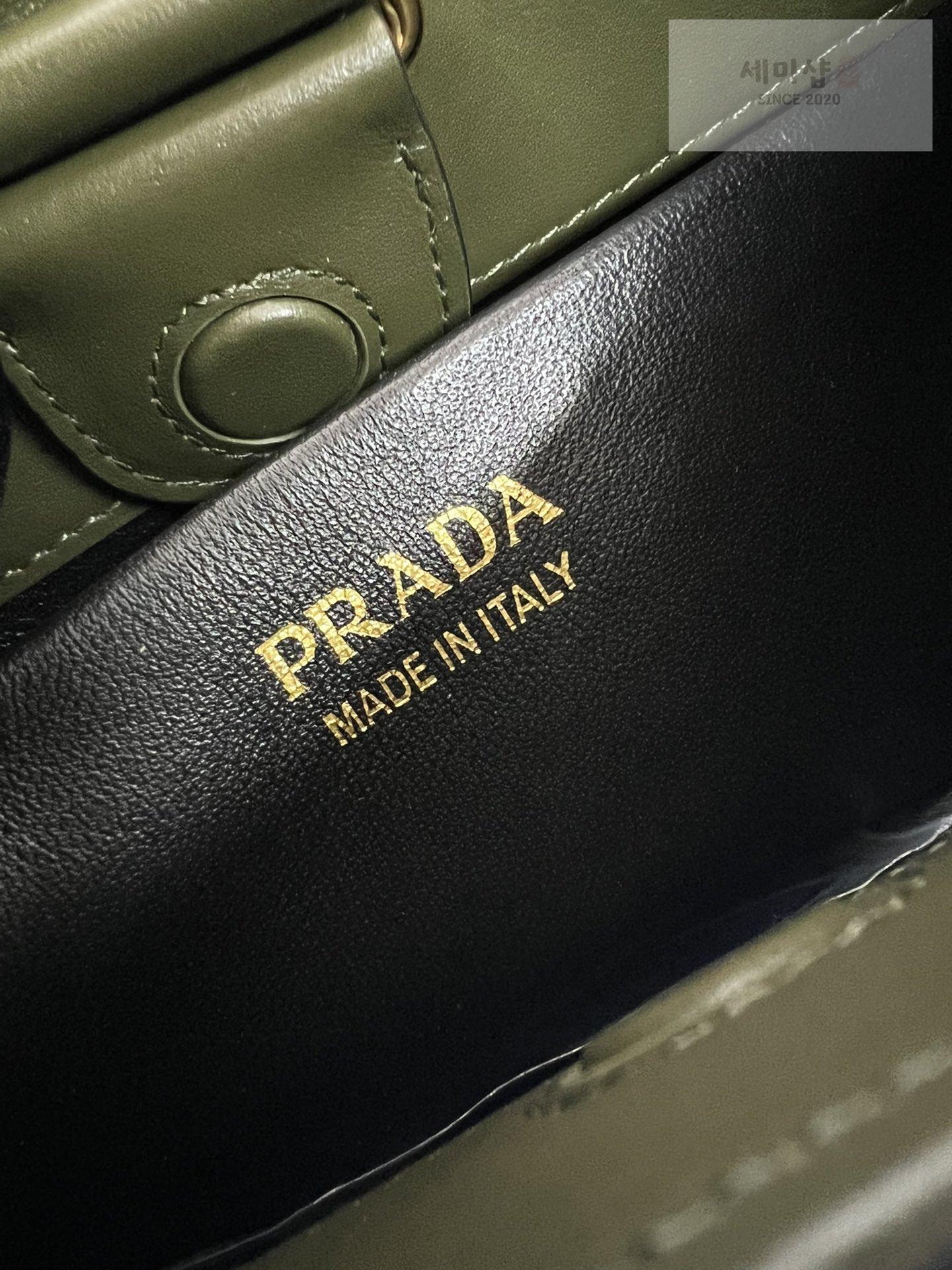 P R A D A Prada Leather Shoulder Bag 6번 이미지