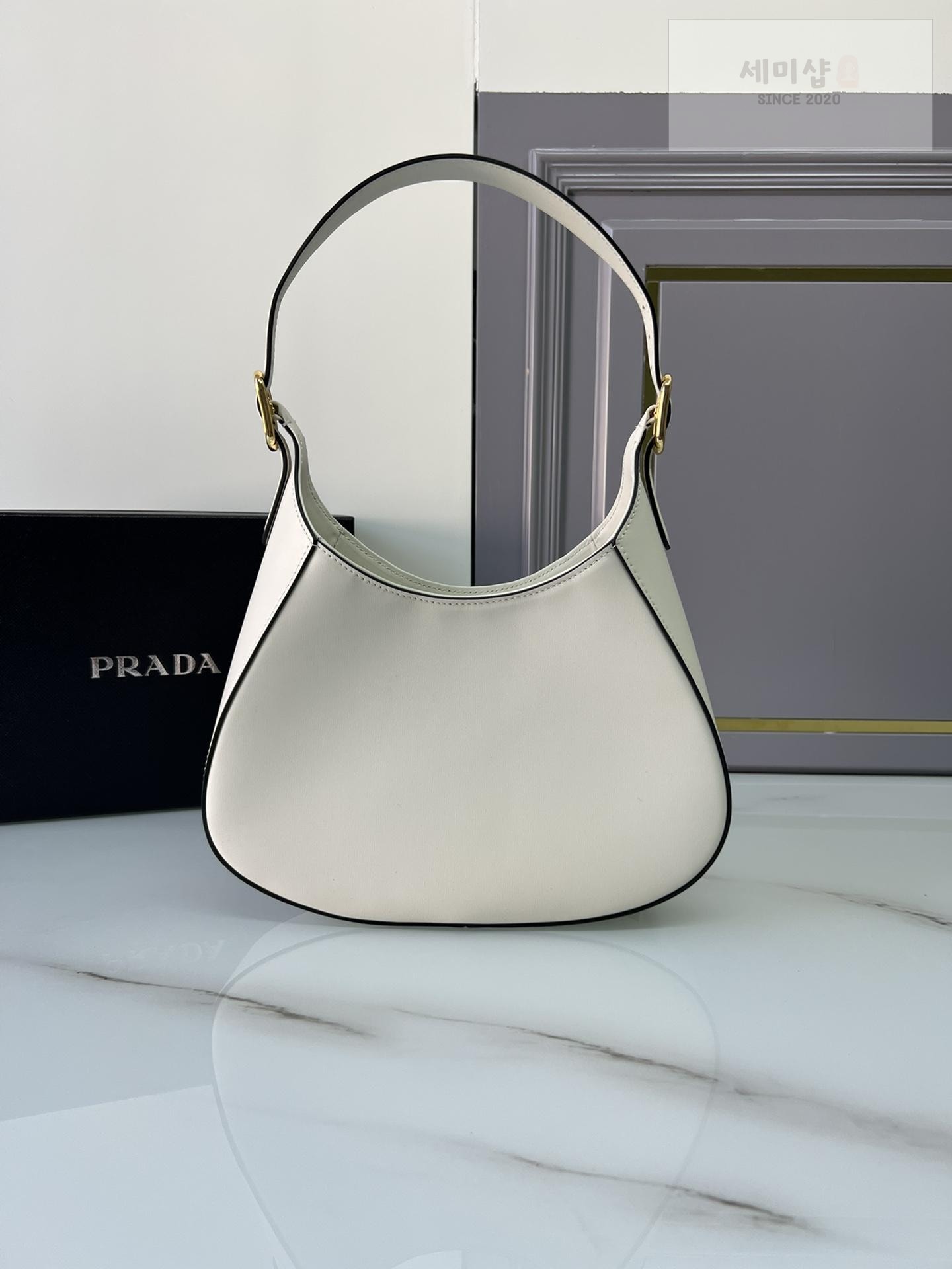 P R A D A Prada Leather Shoulder Bag 8번 이미지