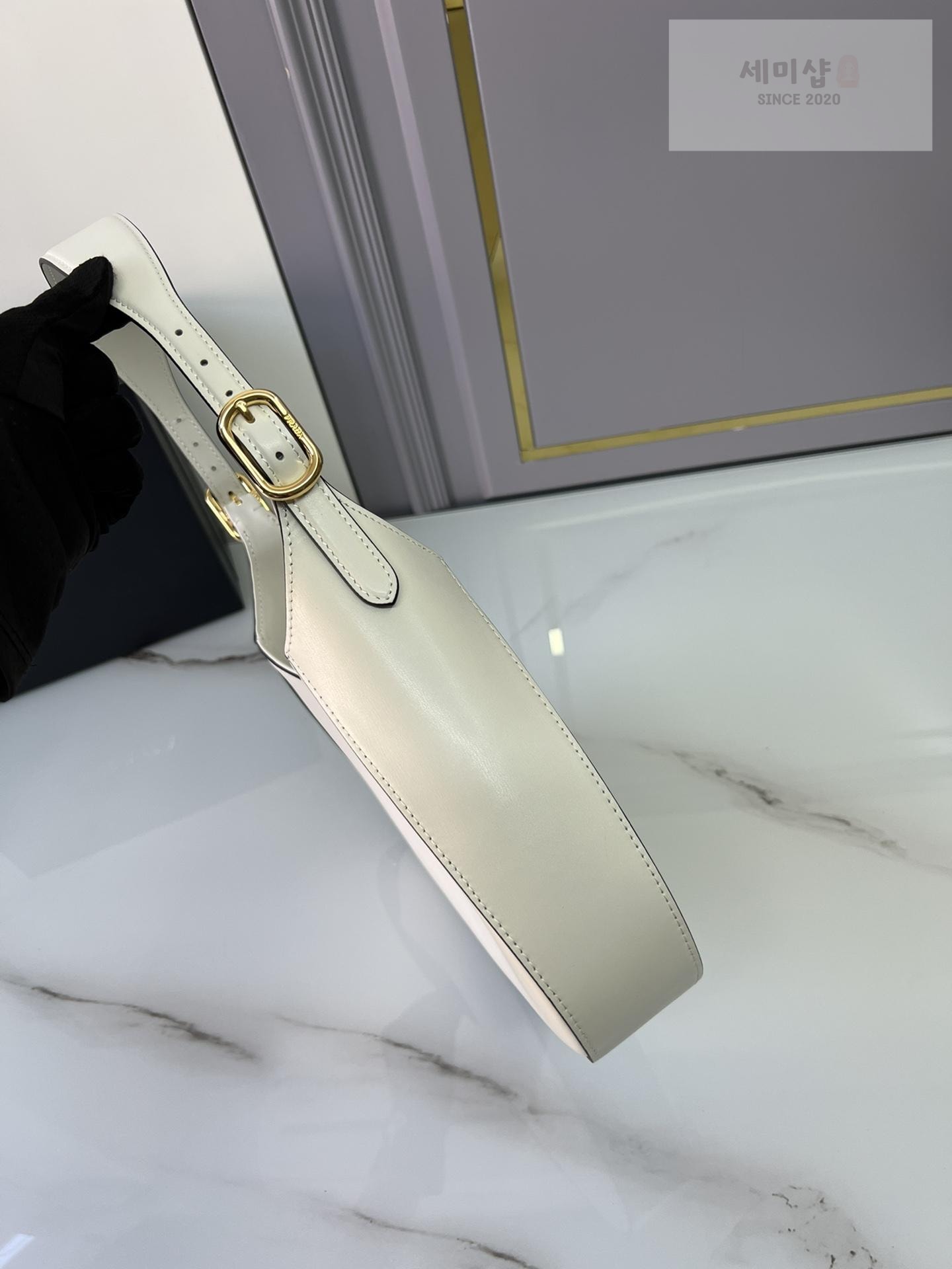 P R A D A Prada Leather Shoulder Bag 9번 이미지