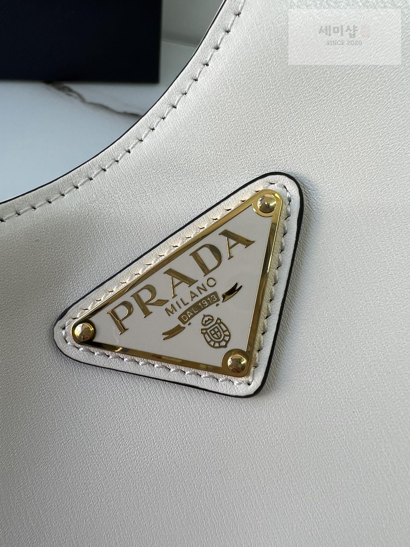 P R A D A Prada Leather Shoulder Bag 11번 이미지