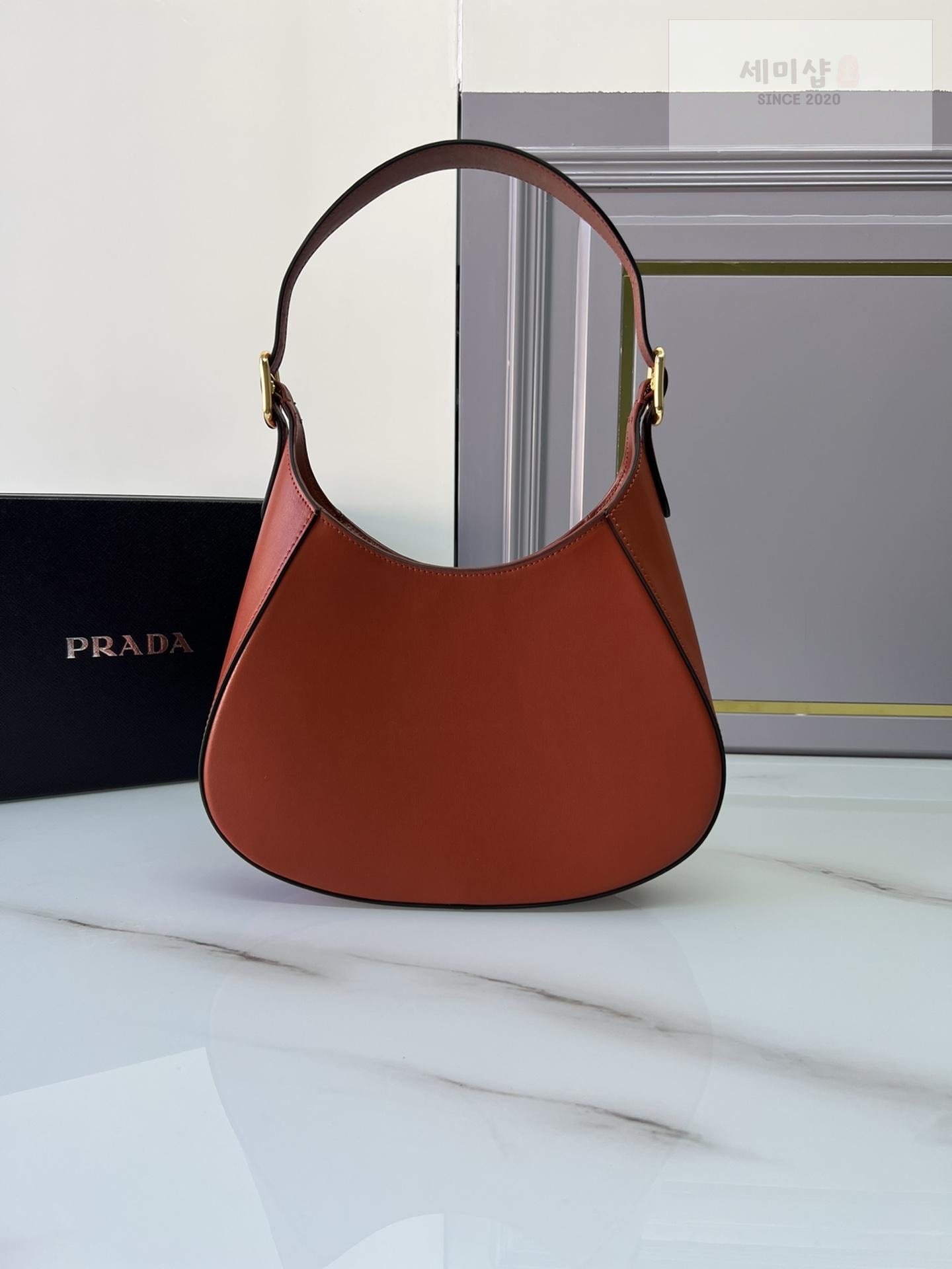 P R A D A Prada Leather Shoulder Bag 31번 이미지