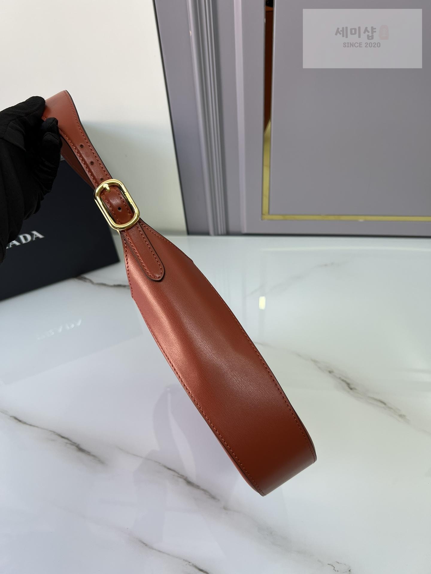 P R A D A Prada Leather Shoulder Bag 32번 이미지
