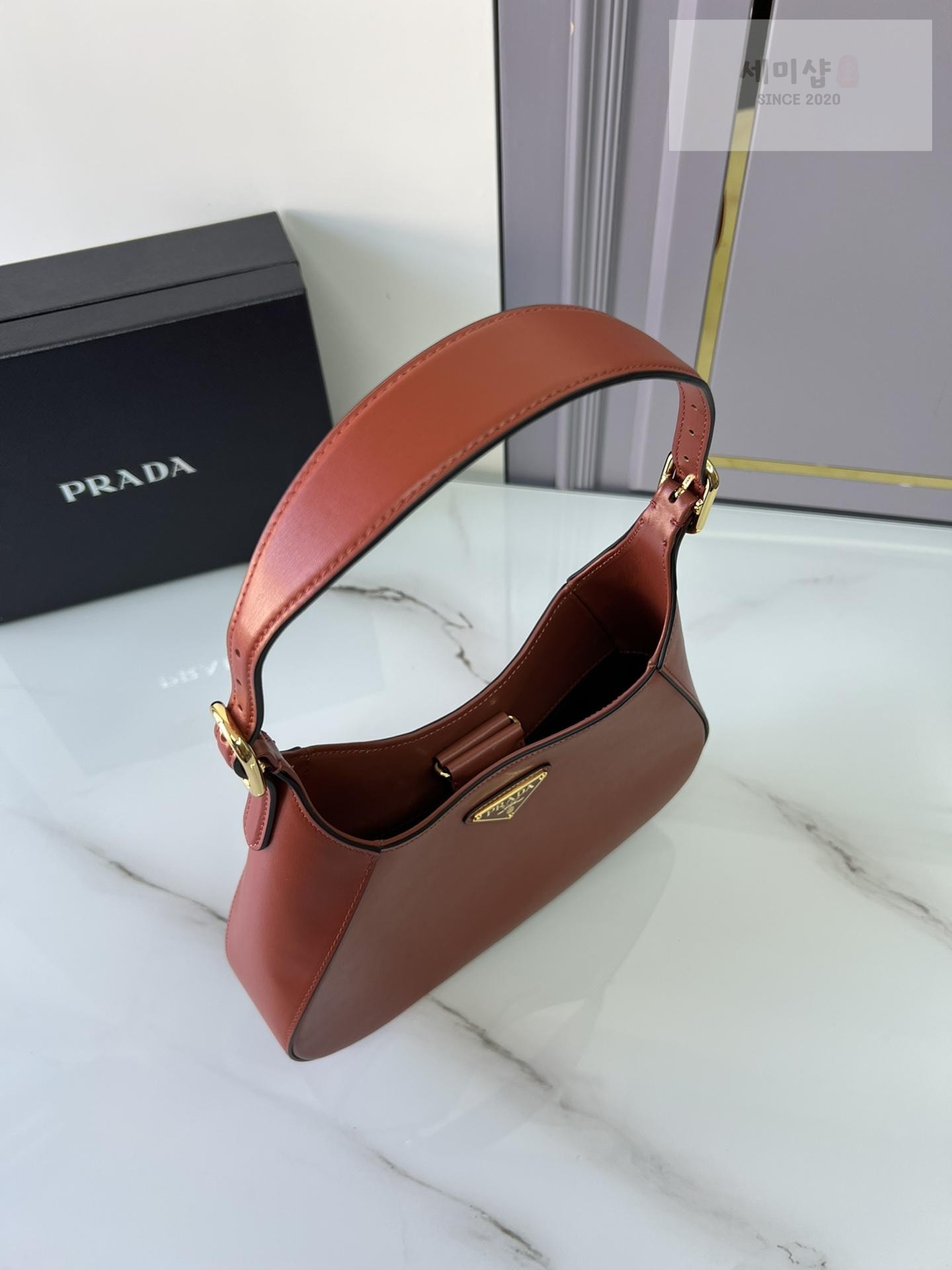 P R A D A Prada Leather Shoulder Bag 24번 이미지