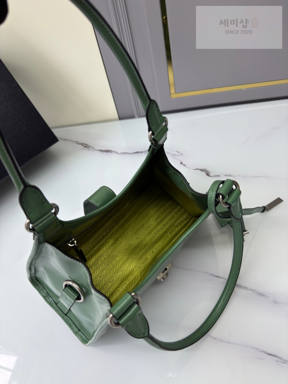 P R A D A Prada Leather Tote Bag 6번 이미지