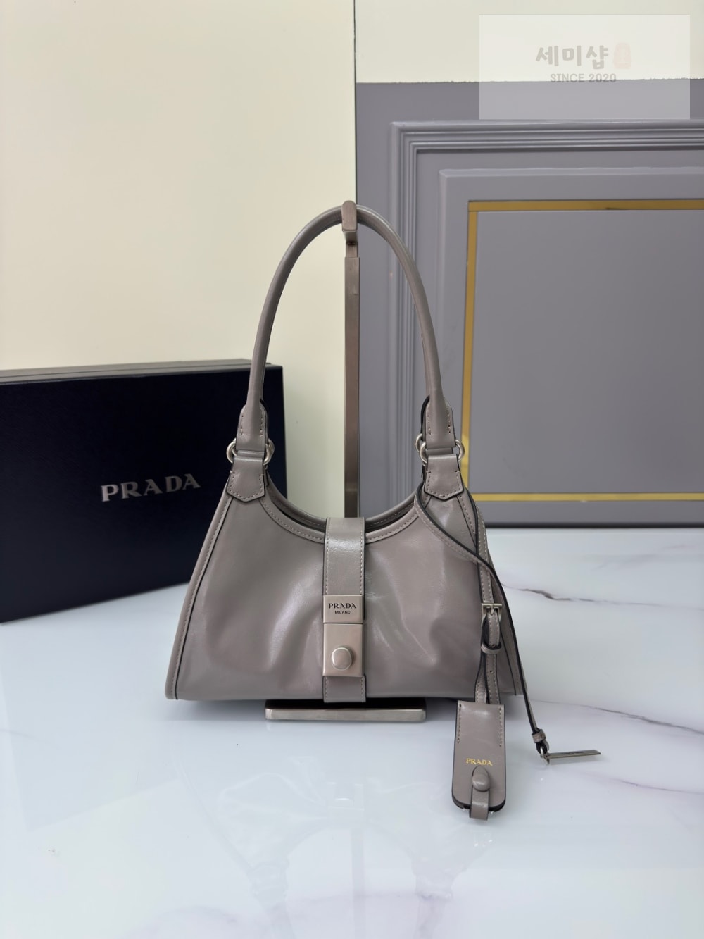 P R A D A Prada Leather Tote Bag 8번 이미지