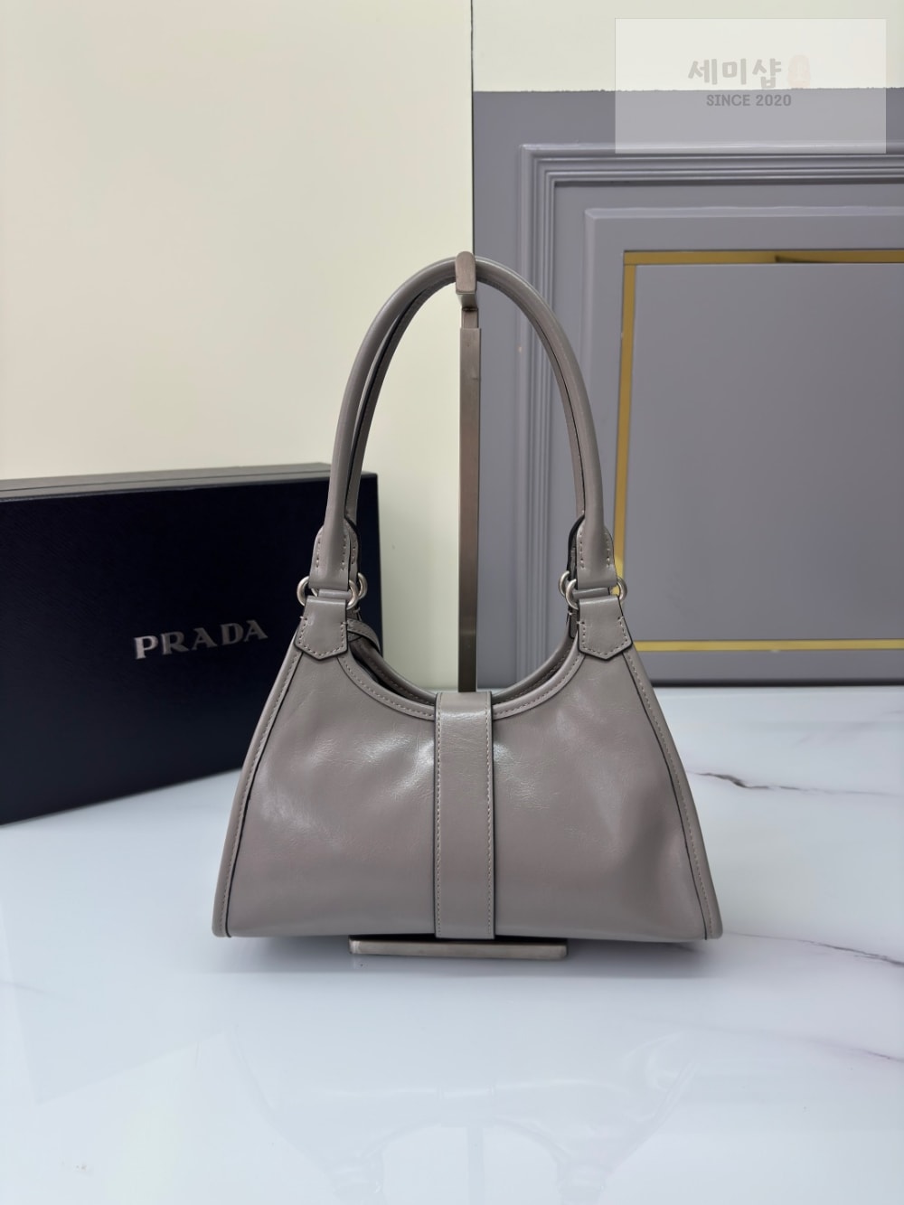 P R A D A Prada Leather Tote Bag 31번 이미지