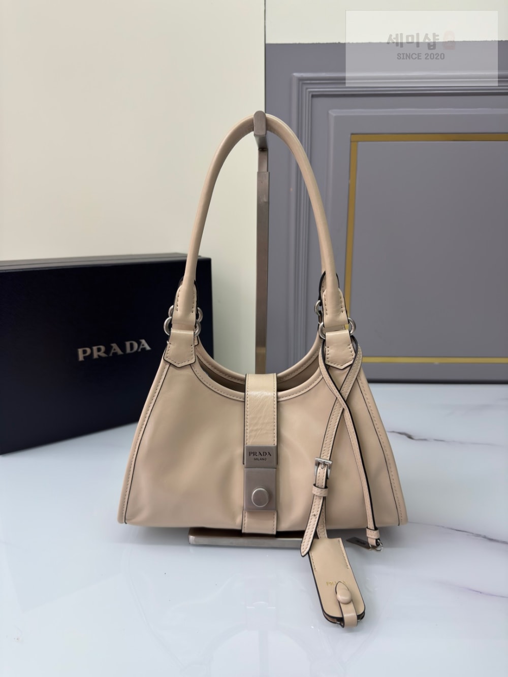 P R A D A Prada Leather Tote Bag 15번 이미지