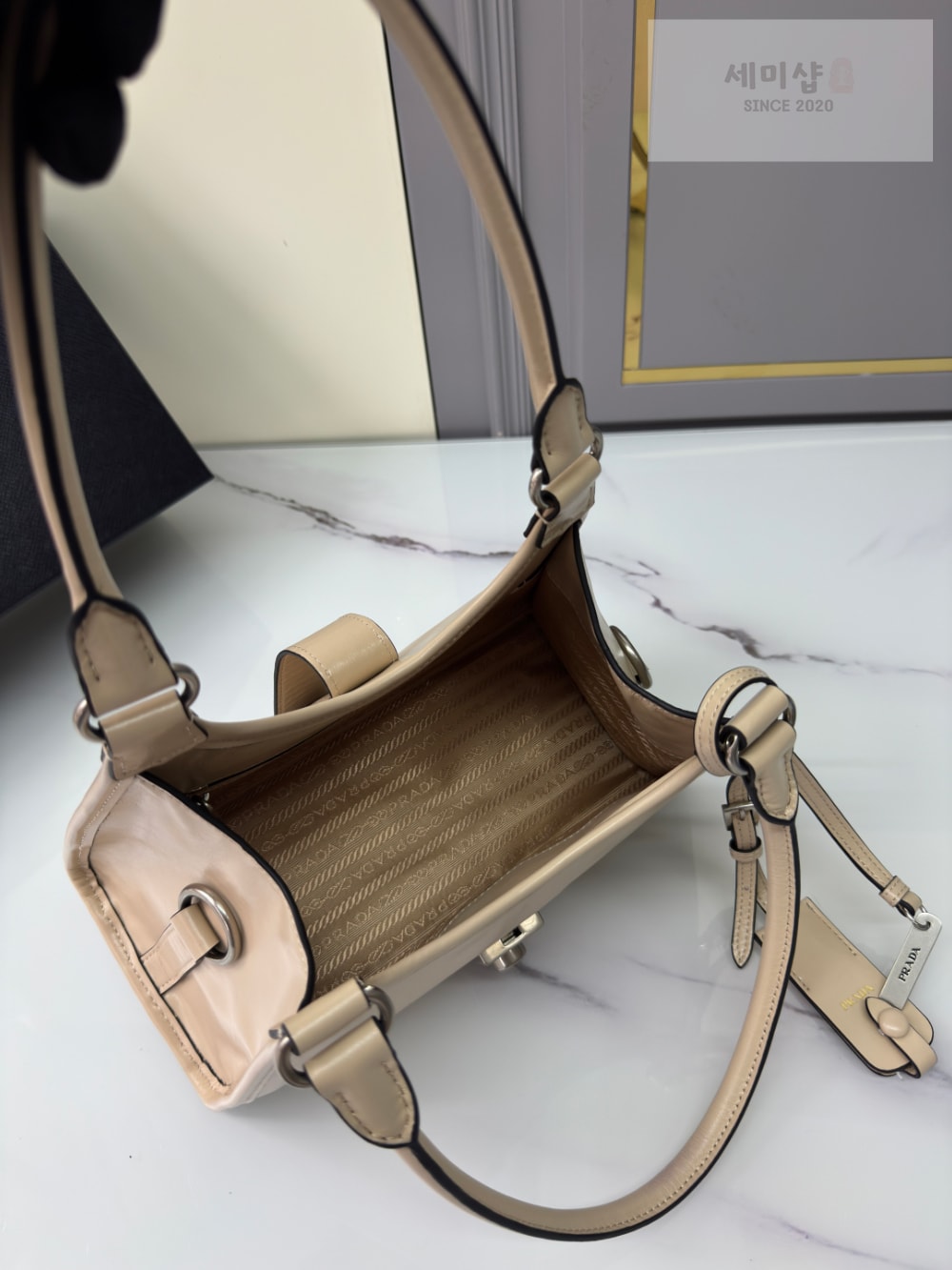 P R A D A Prada Leather Tote Bag 29번 이미지