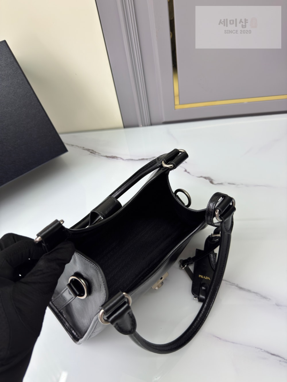 P R A D A Prada Leather Tote Bag 25번 이미지