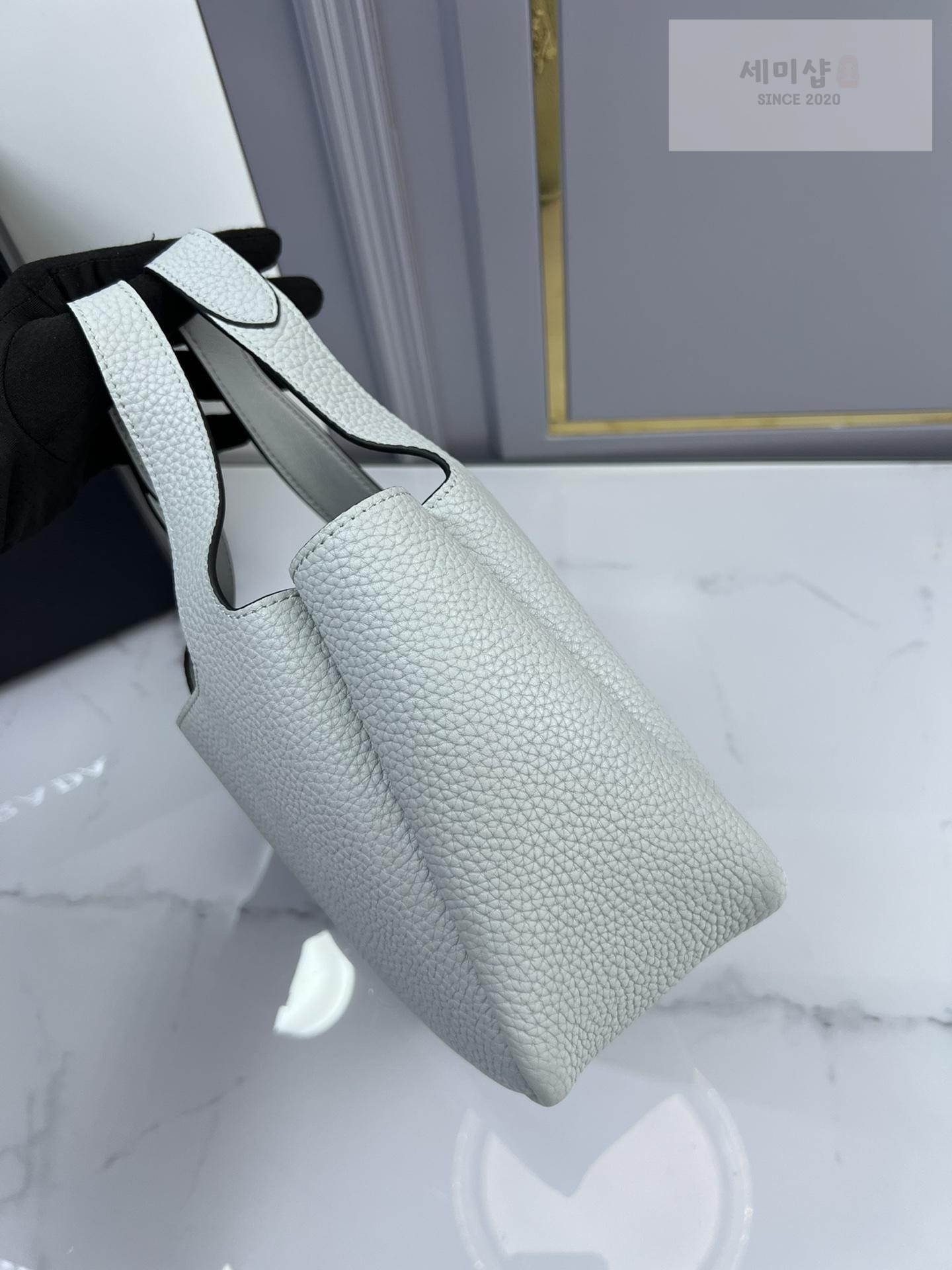P R A D A Prada Mini Tote Bag 3번 이미지