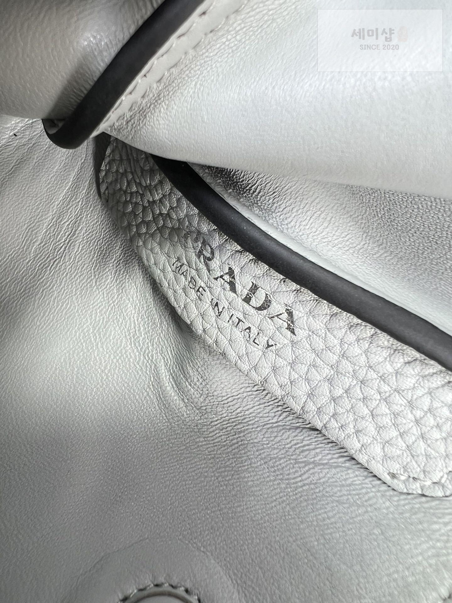 P R A D A Prada Mini Tote Bag 15번 이미지