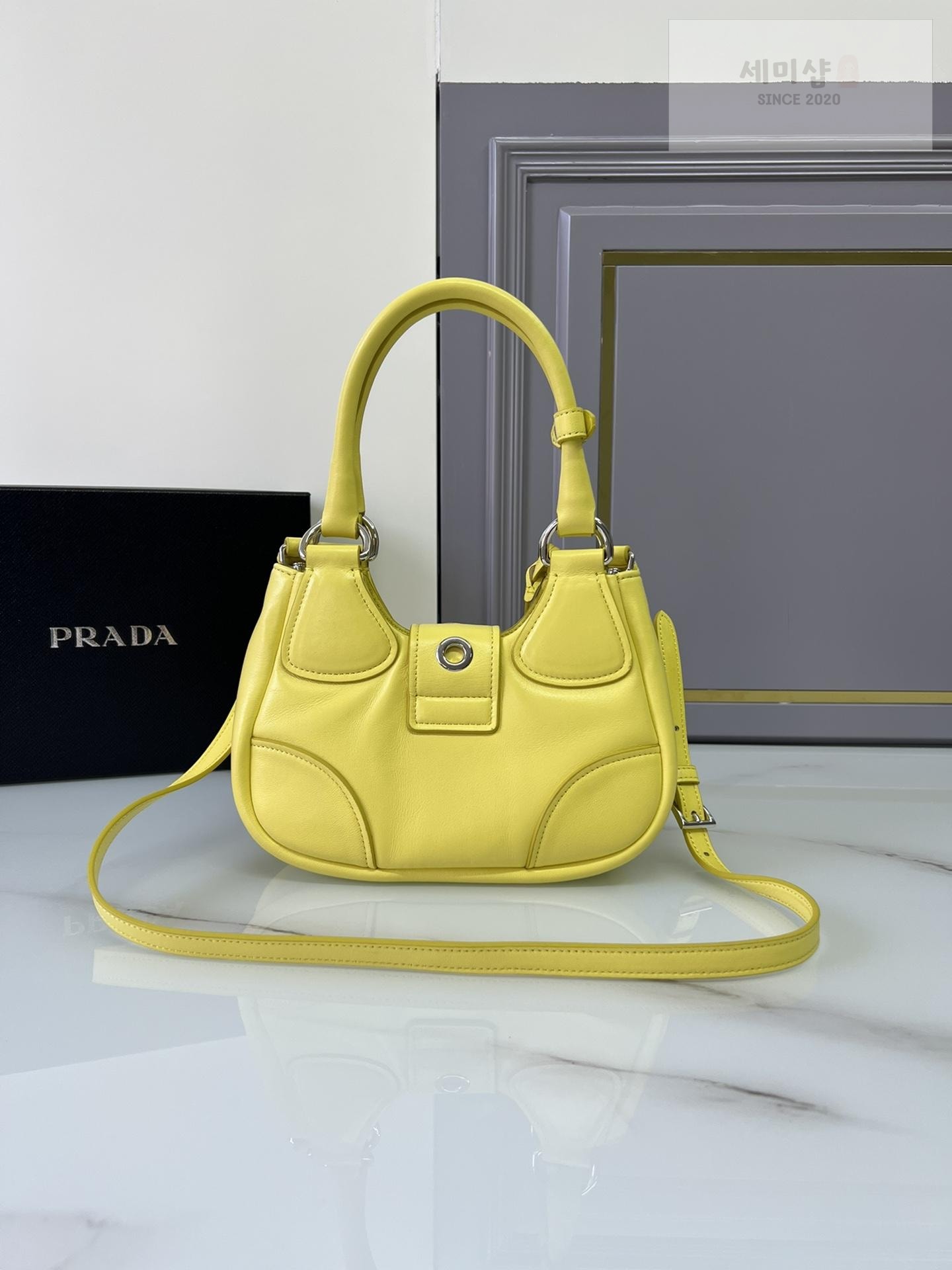 P R A D A Prada Moon Re-nylon and Leather Bag Bag 34번 이미지