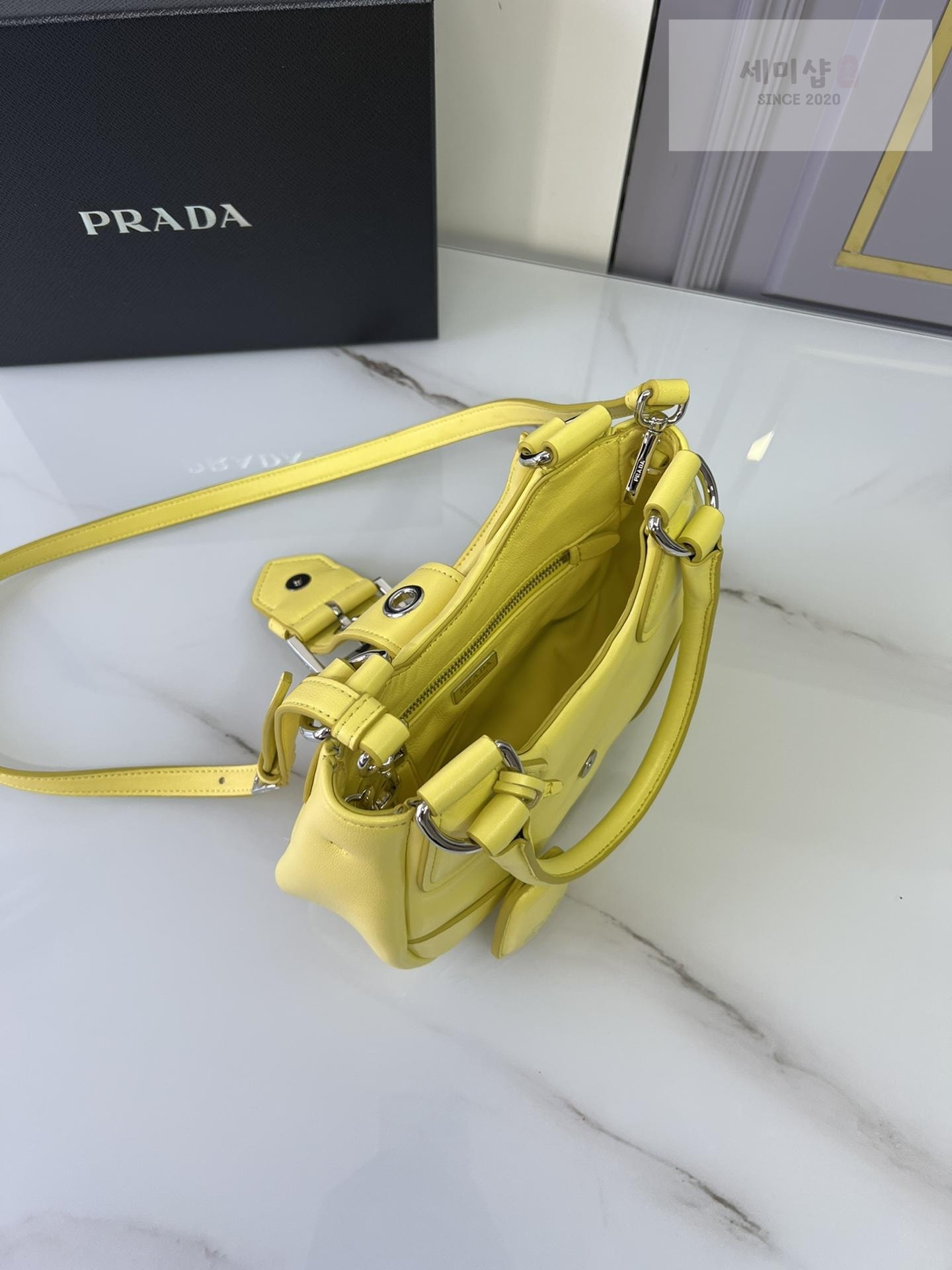 P R A D A Prada Moon Re-nylon and Leather Bag Bag 3번 이미지
