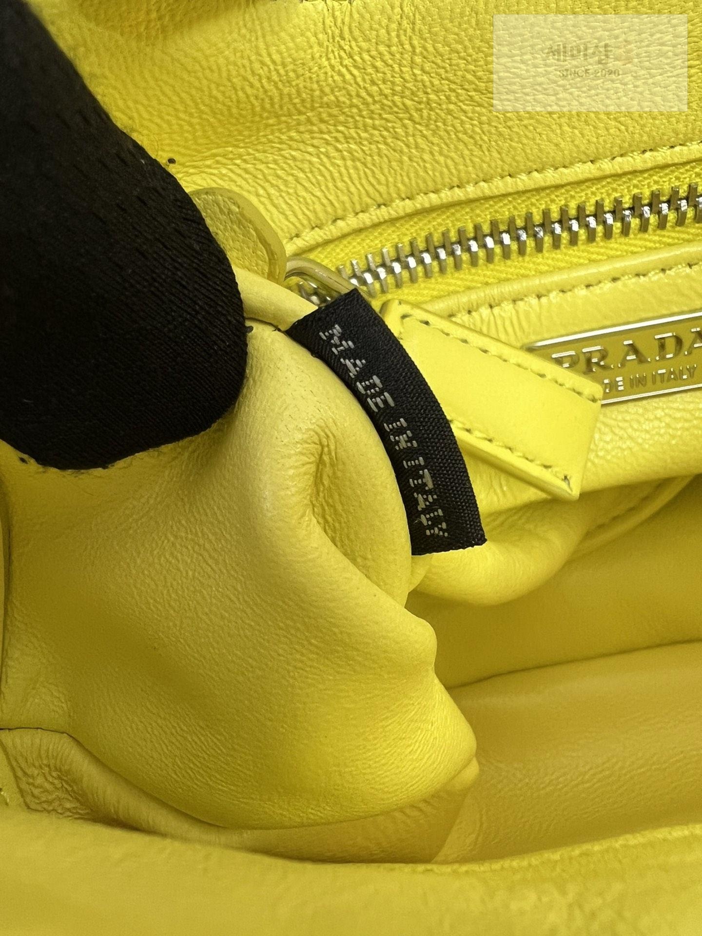 P R A D A Prada Moon Re-nylon and Leather Bag Bag 5번 이미지