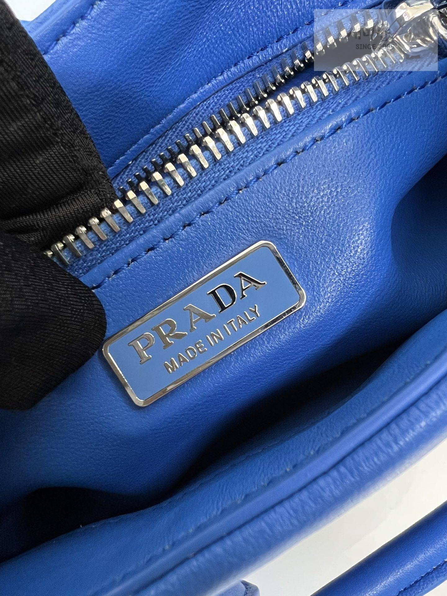 P R A D A Prada Moon Re-nylon and Leather Bag Bag 11번 이미지