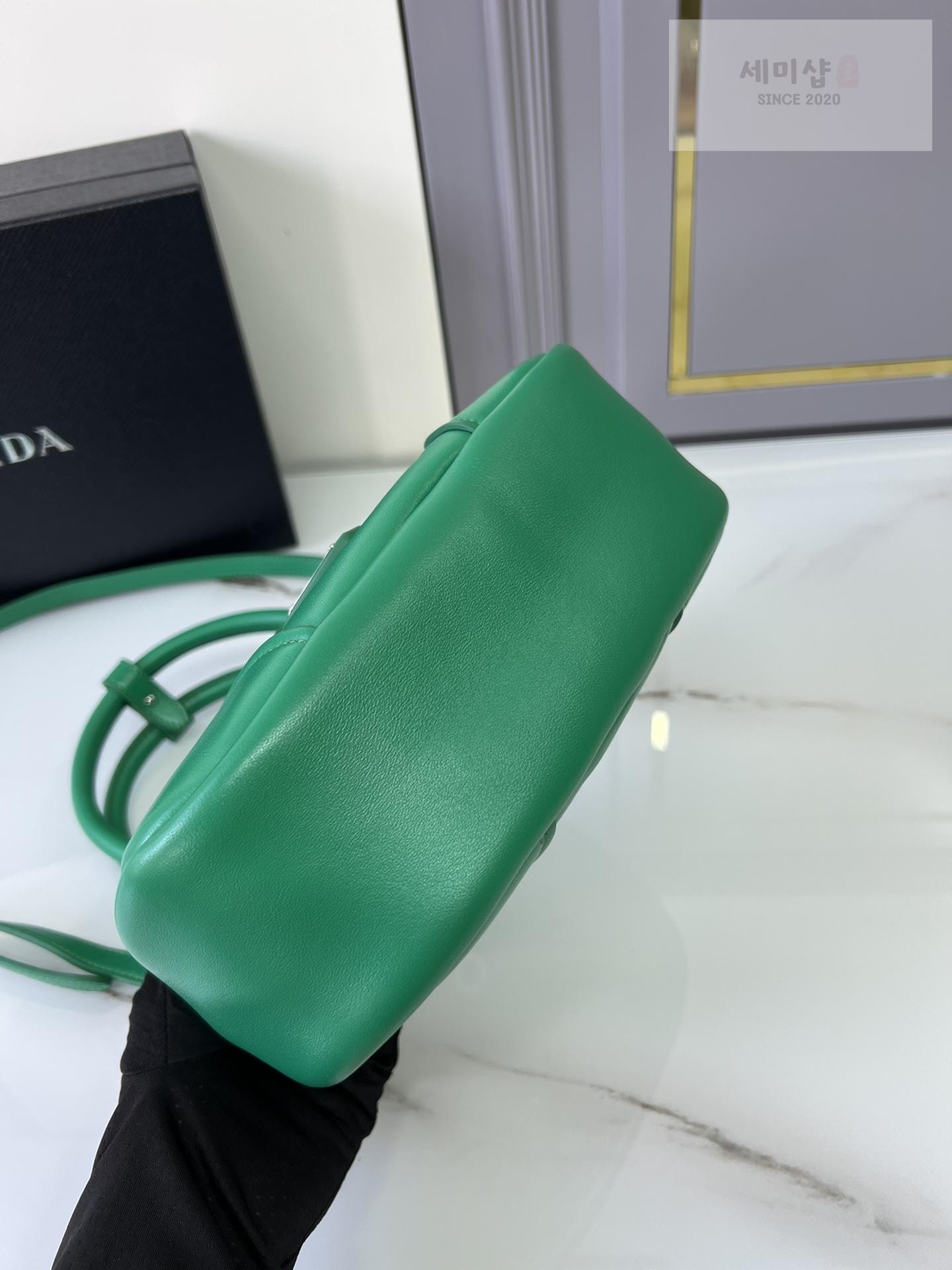 P R A D A Prada Moon Re-nylon and Leather Bag Bag 37번 이미지