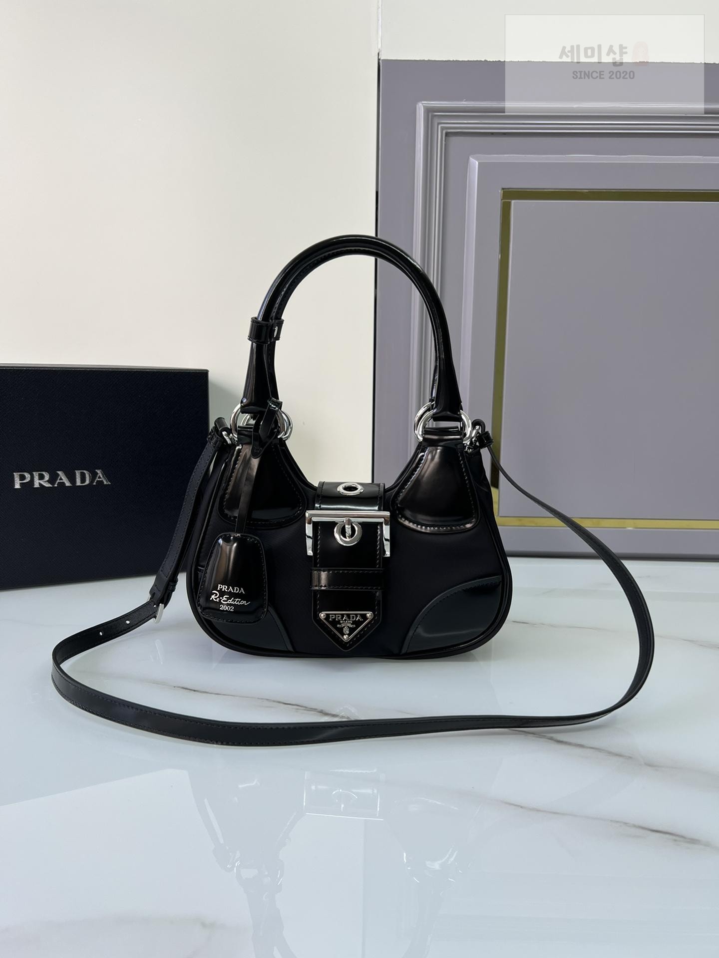 P R A D A Prada Moon Re-nylon and Leather Bag Bag 26번 이미지