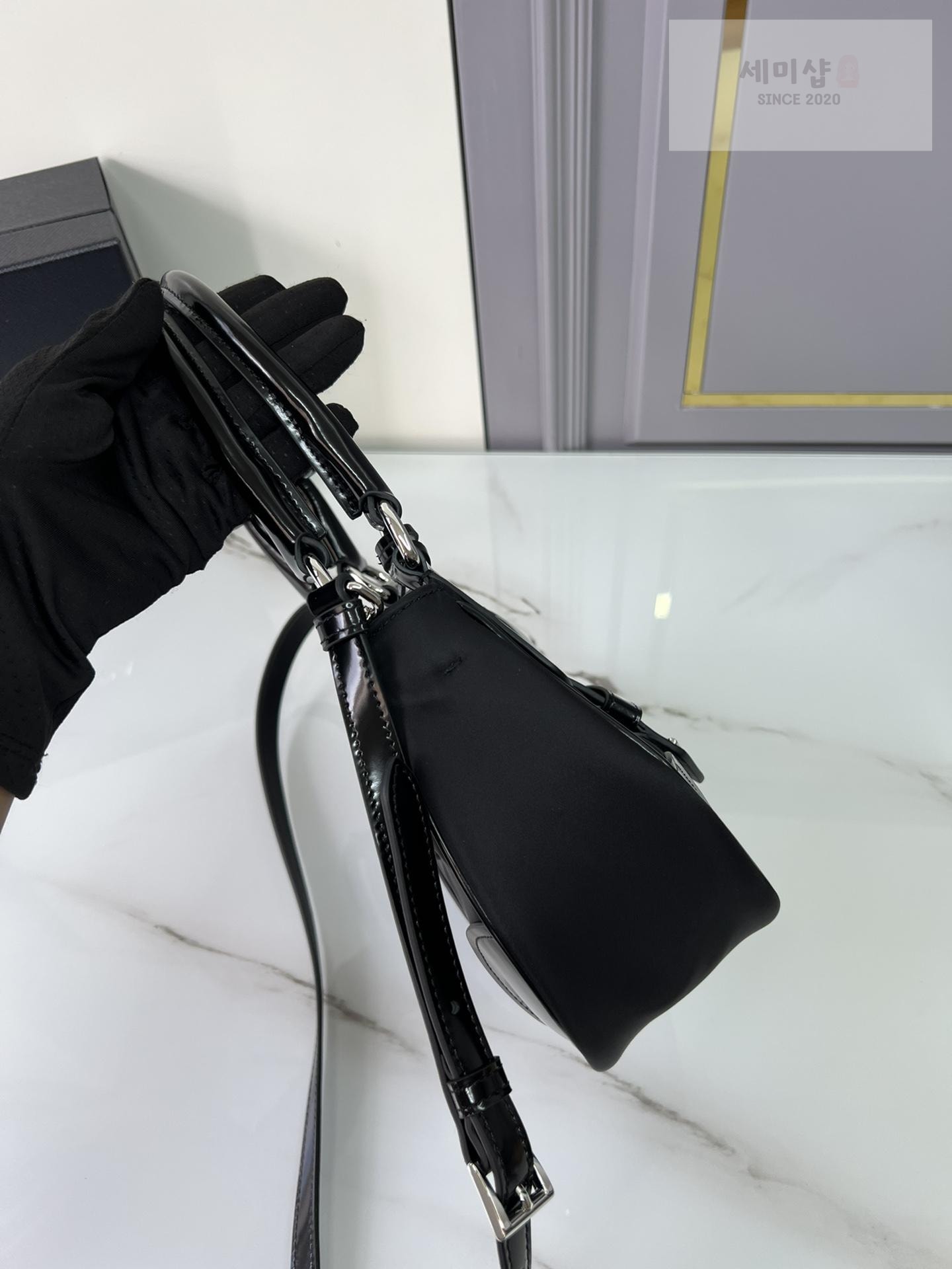 P R A D A Prada Moon Re-nylon and Leather Bag Bag 28번 이미지