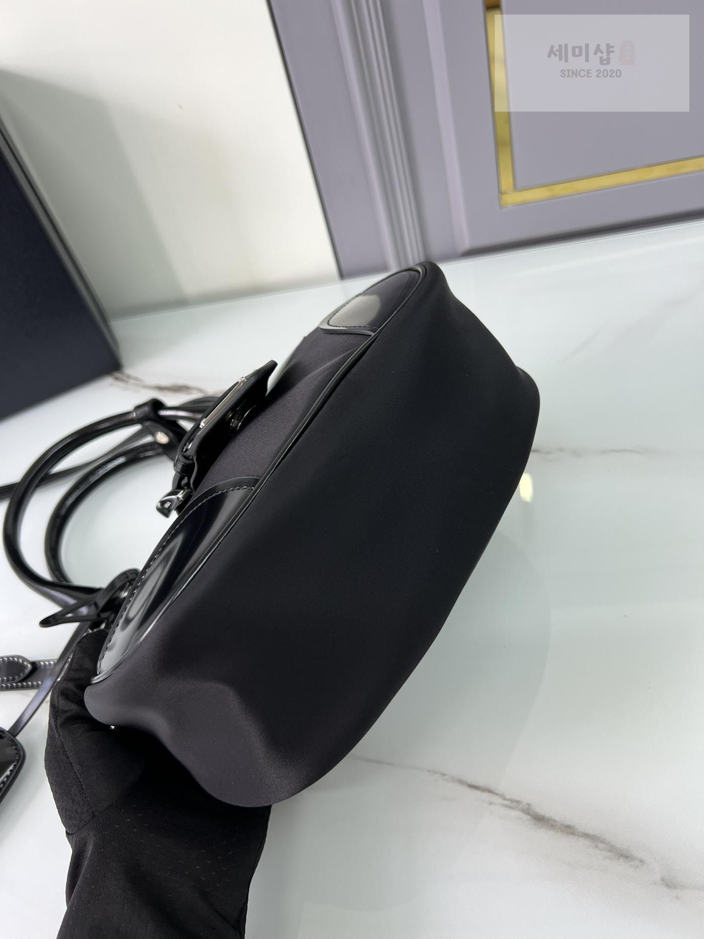 P R A D A Prada Moon Re-nylon and Leather Bag Bag 29번 이미지