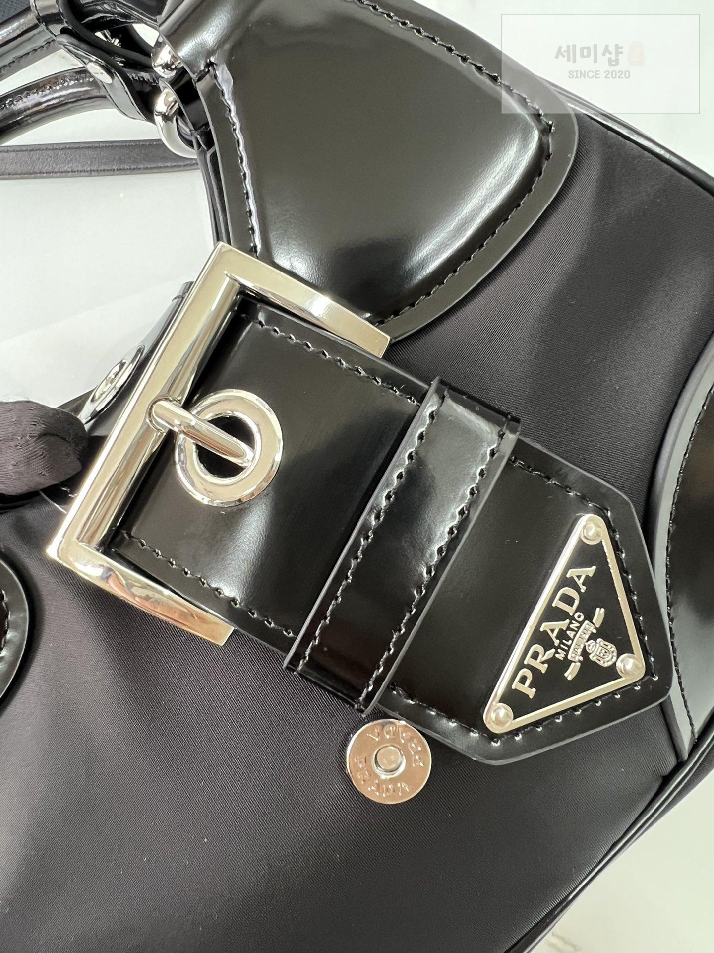 P R A D A Prada Moon Re-nylon and Leather Bag Bag 30번 이미지