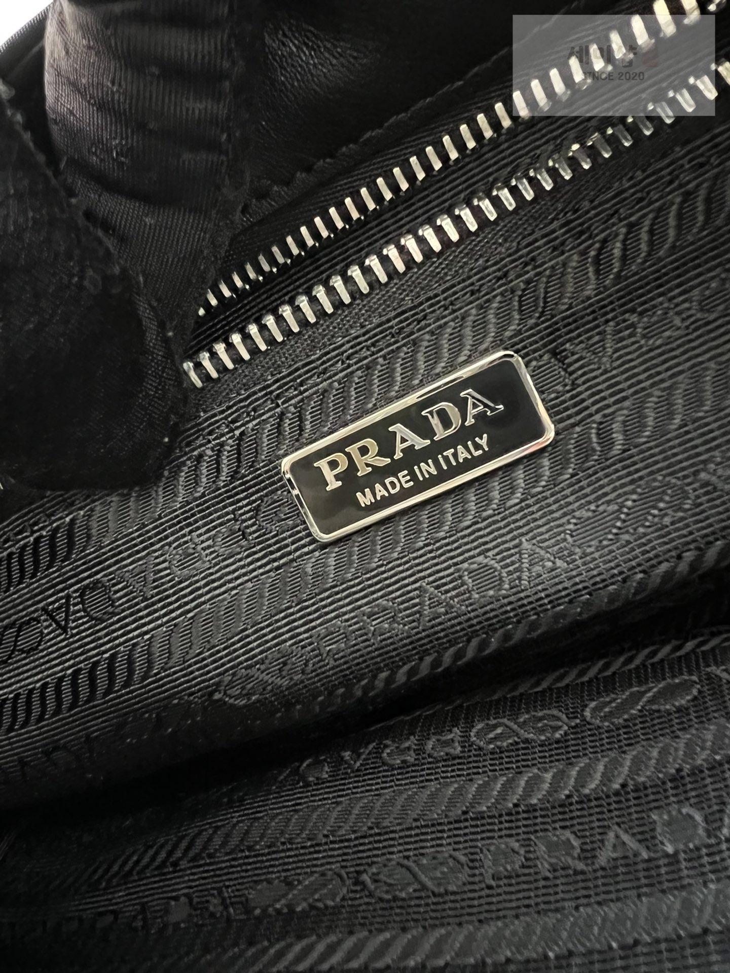 P R A D A Prada Moon Re-nylon and Leather Bag Bag 33번 이미지