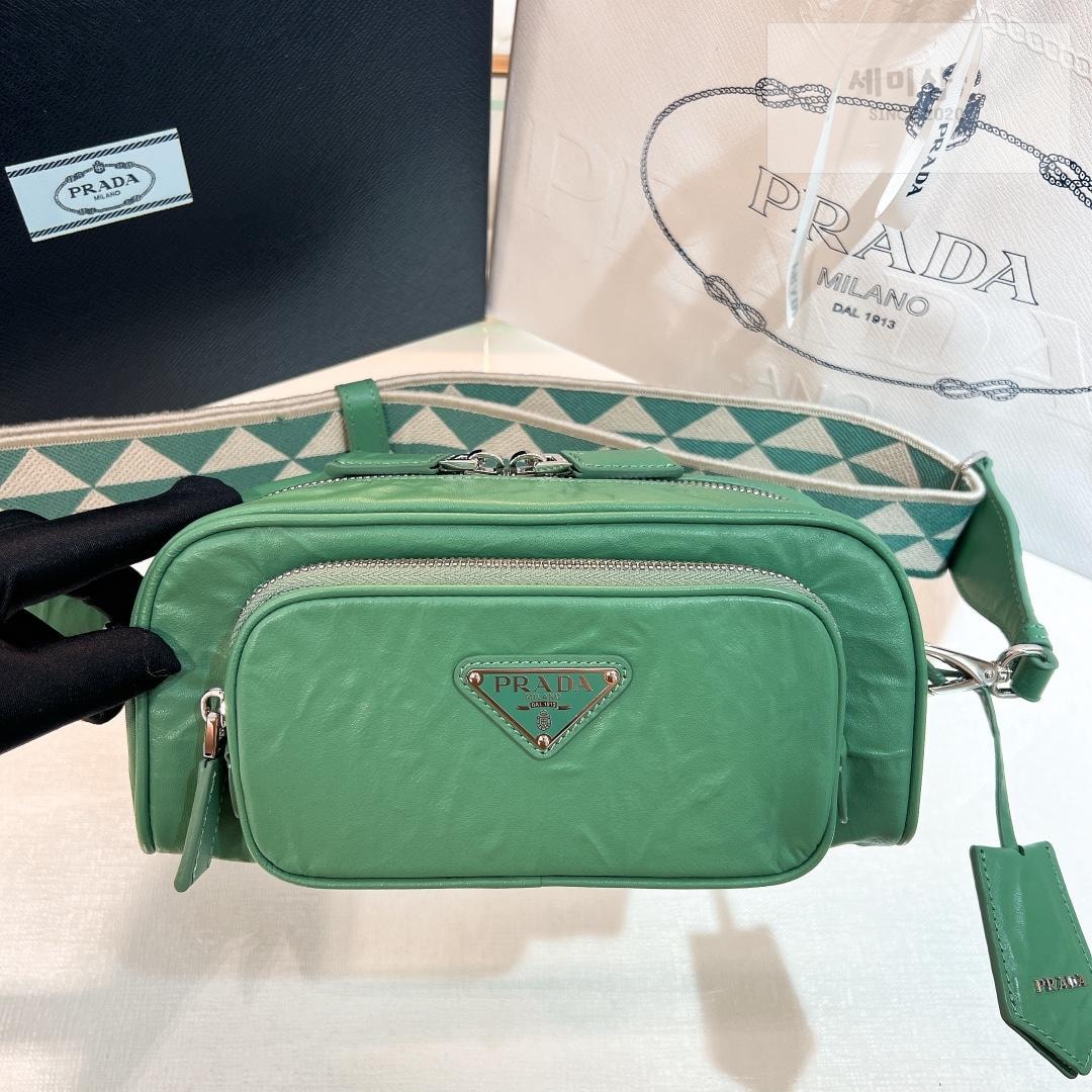 P R A D A Prada Nappa Antique Leather Multi Pocket Shoulder Bag 6번 이미지