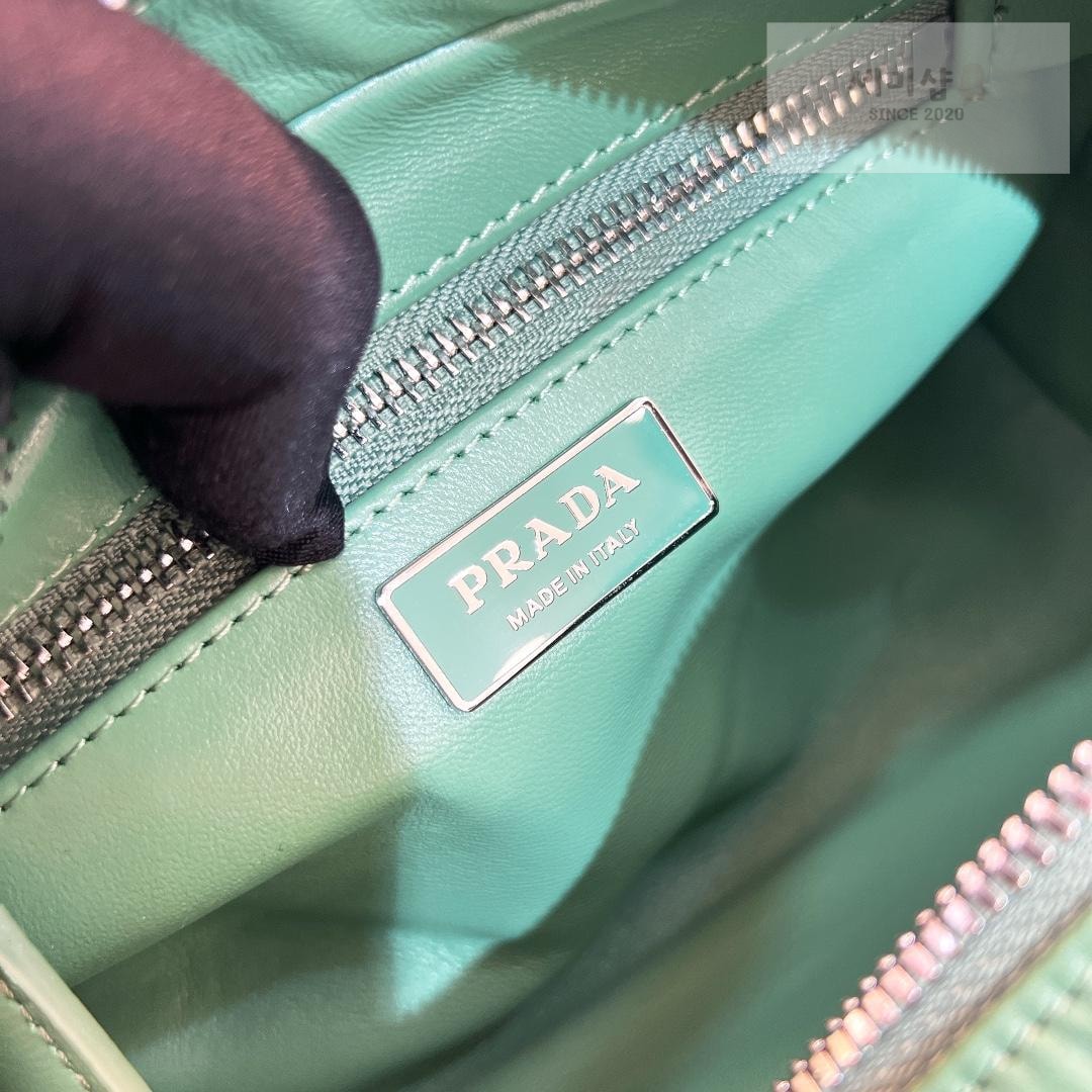 P R A D A Prada Nappa Antique Leather Multi Pocket Shoulder Bag 12번 이미지