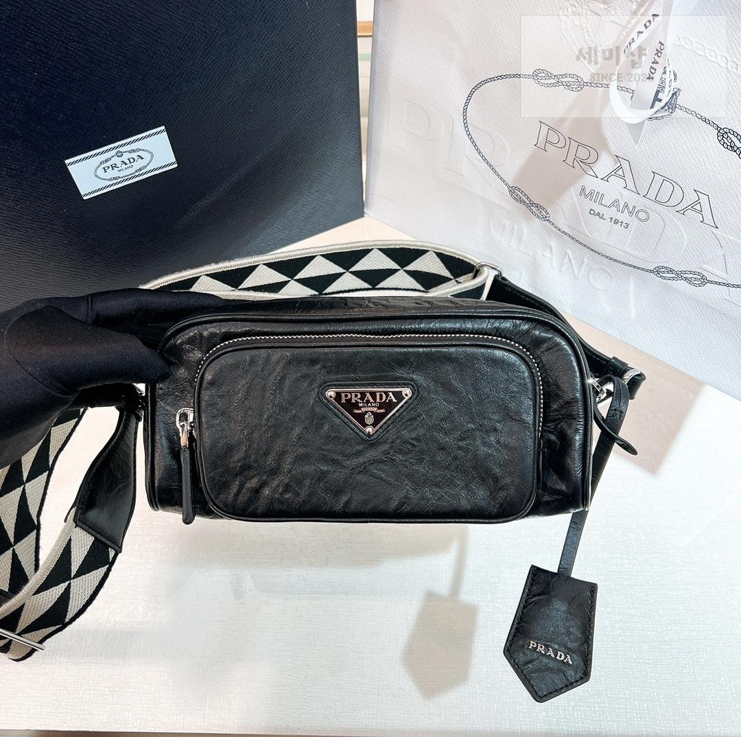 P R A D A Prada Nappa Antique Leather Multi Pocket Shoulder Bag 13번 이미지