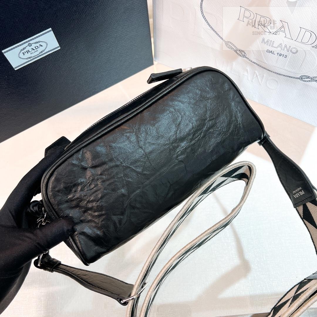 P R A D A Prada Nappa Antique Leather Multi Pocket Shoulder Bag 14번 이미지
