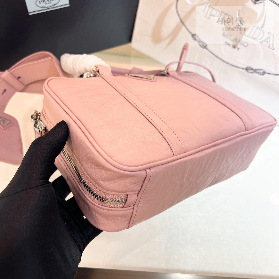 P R A D A Prada Nappa Antique Leather Top Handle Bag 3번 이미지