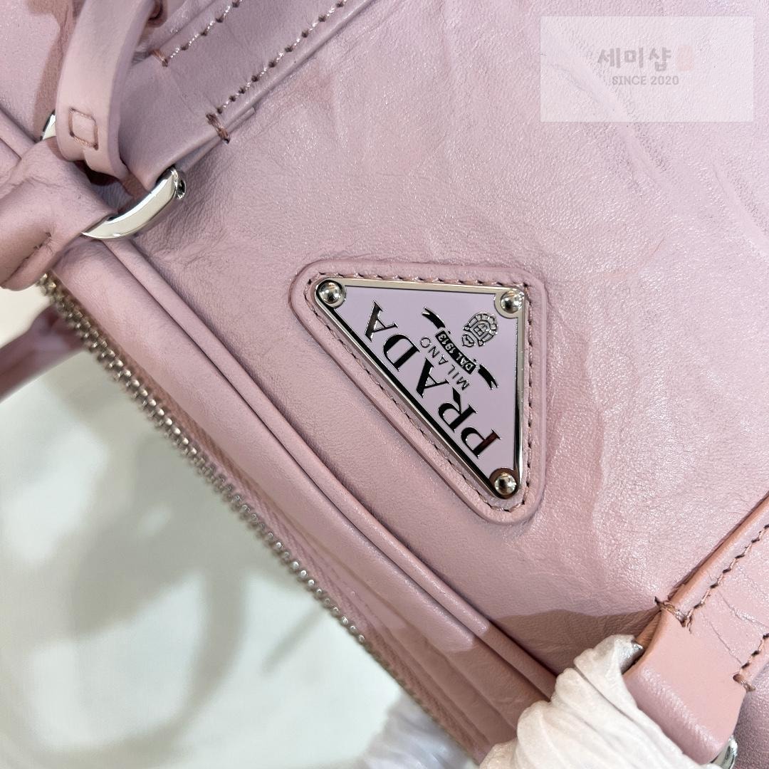 P R A D A Prada Nappa Antique Leather Top Handle Bag 4번 이미지