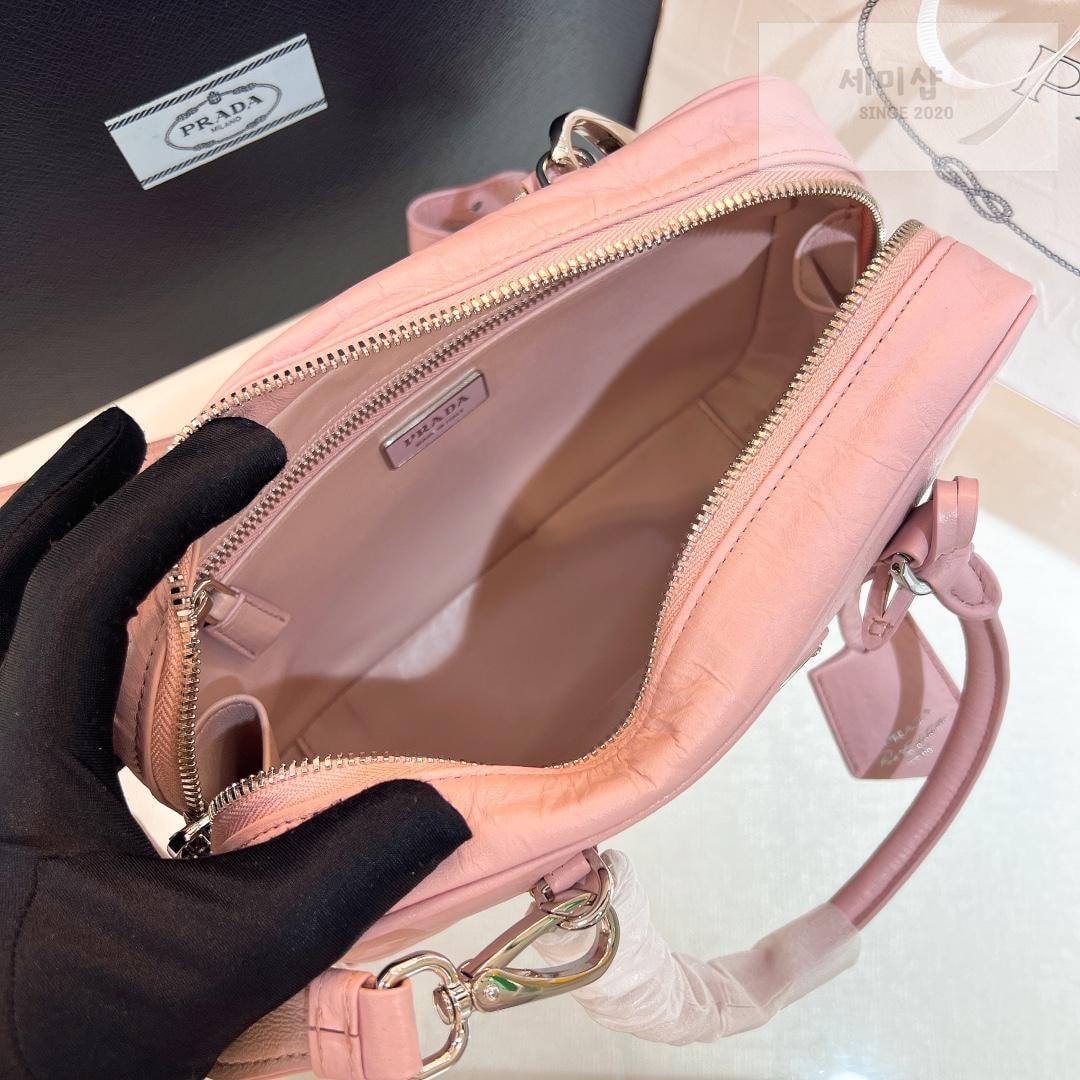 P R A D A Prada Nappa Antique Leather Top Handle Bag 13번 이미지