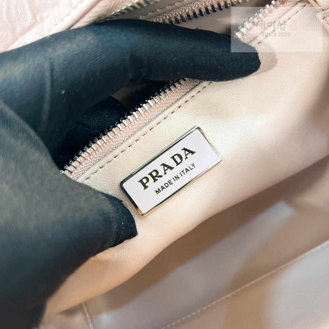 P R A D A Prada Nappa Antique Leather Top Handle Bag 6번 이미지