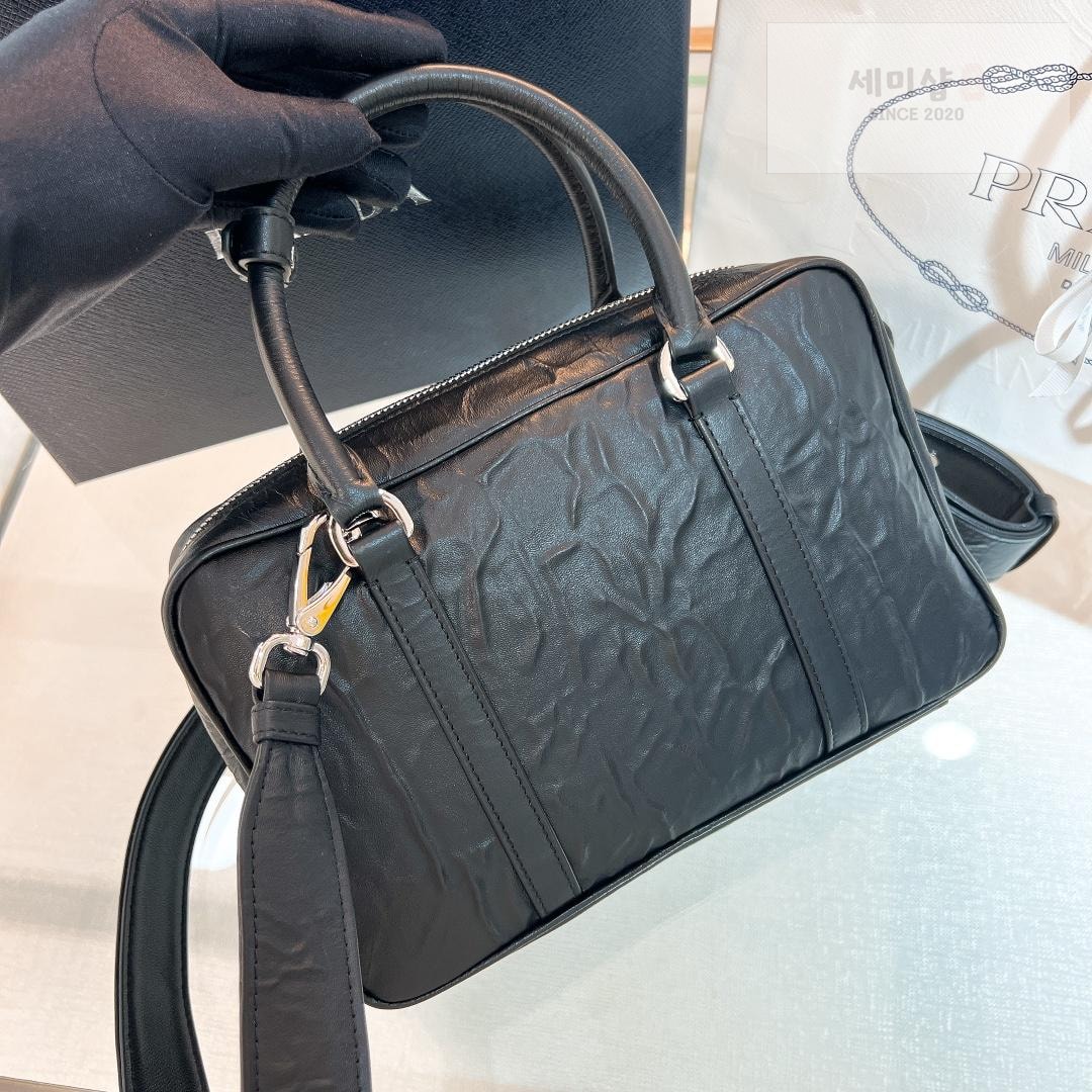 P R A D A Prada Nappa Antique Leather Top Handle Bag 8번 이미지