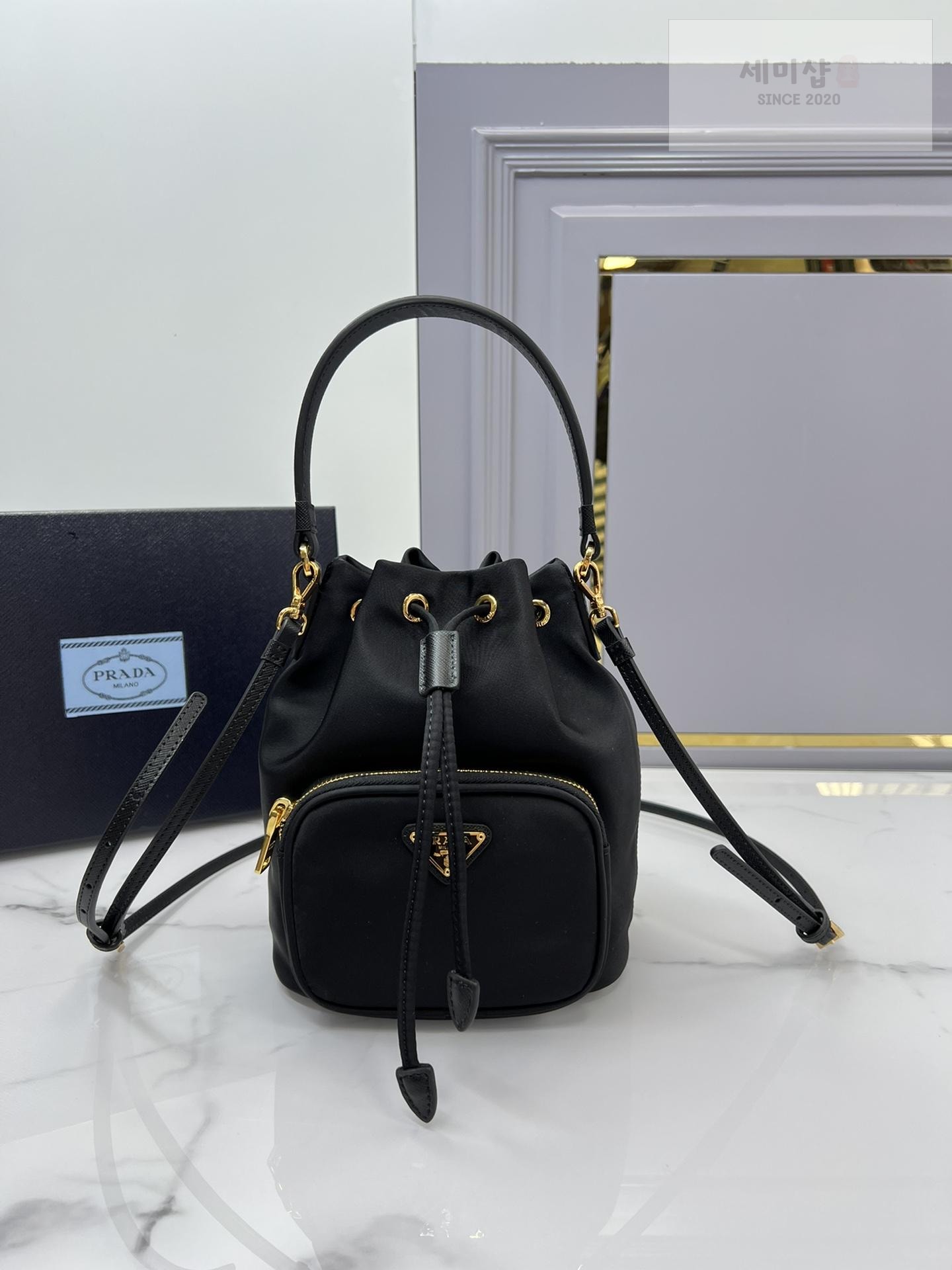 P R A D A Prada Nylon Bucket Bag 1번 이미지