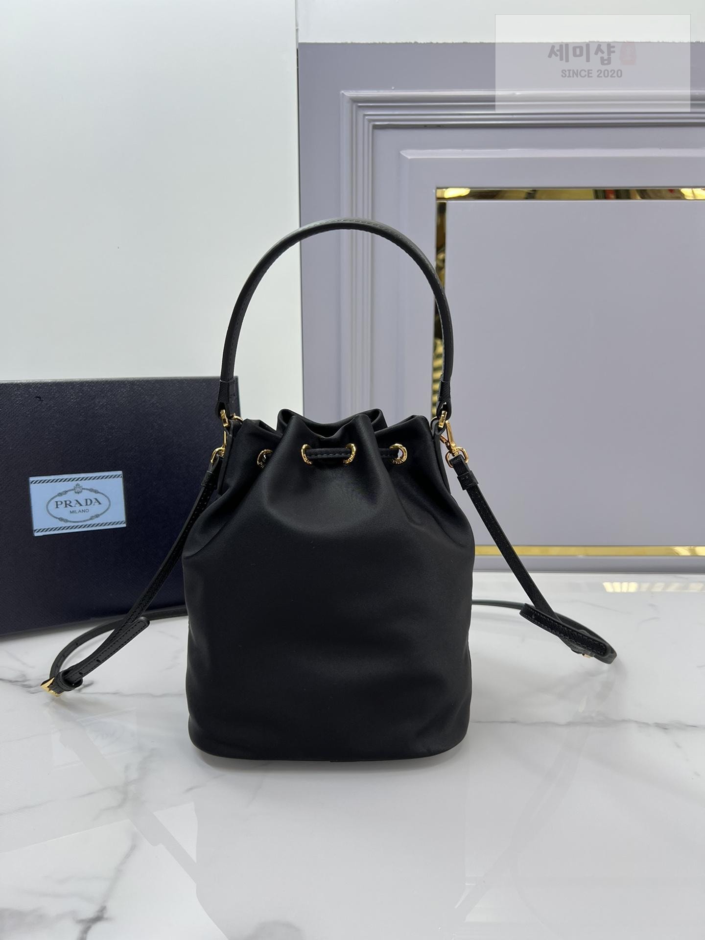 P R A D A Prada Nylon Bucket Bag 2번 이미지