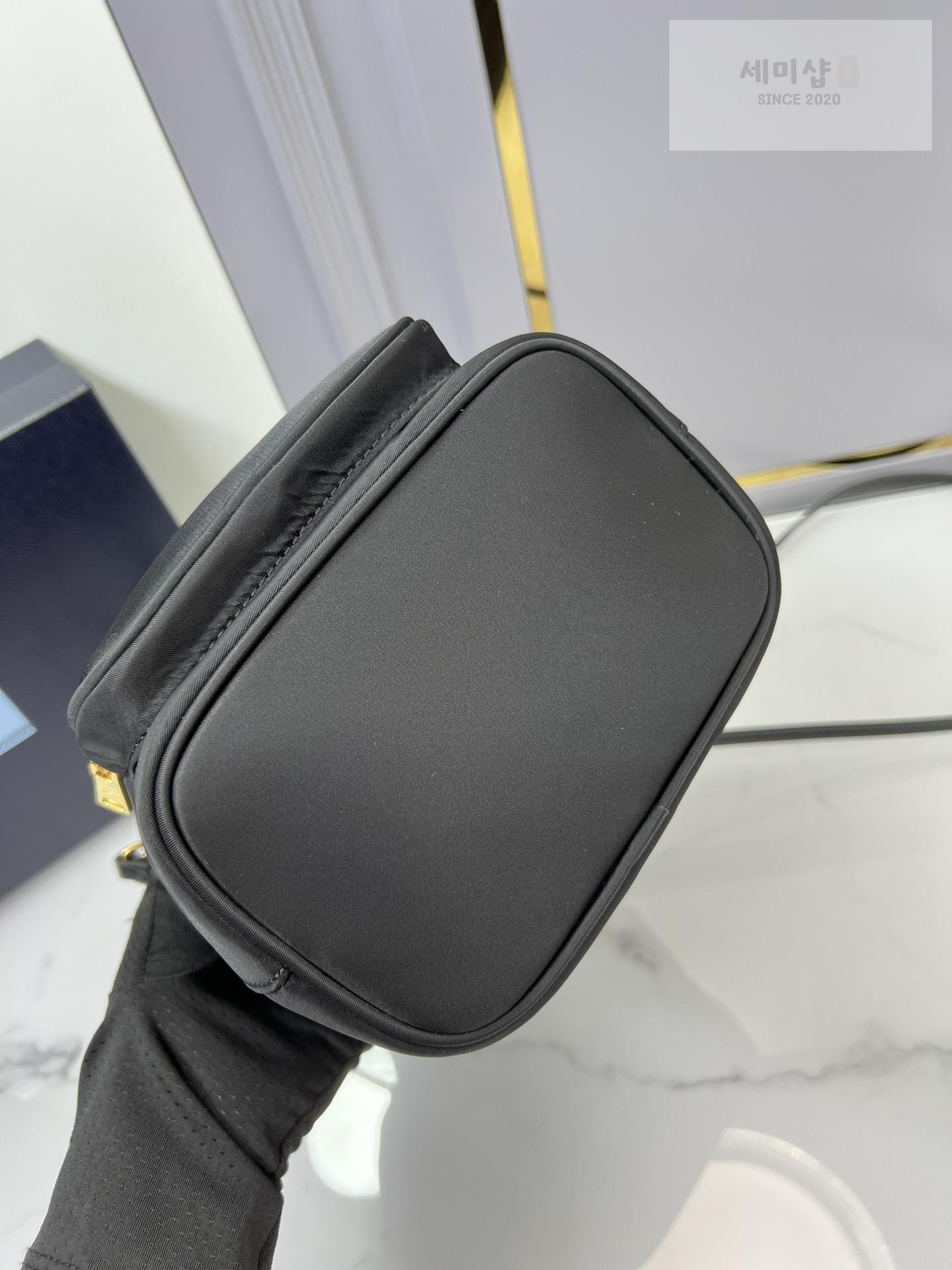 P R A D A Prada Nylon Bucket Bag 4번 이미지
