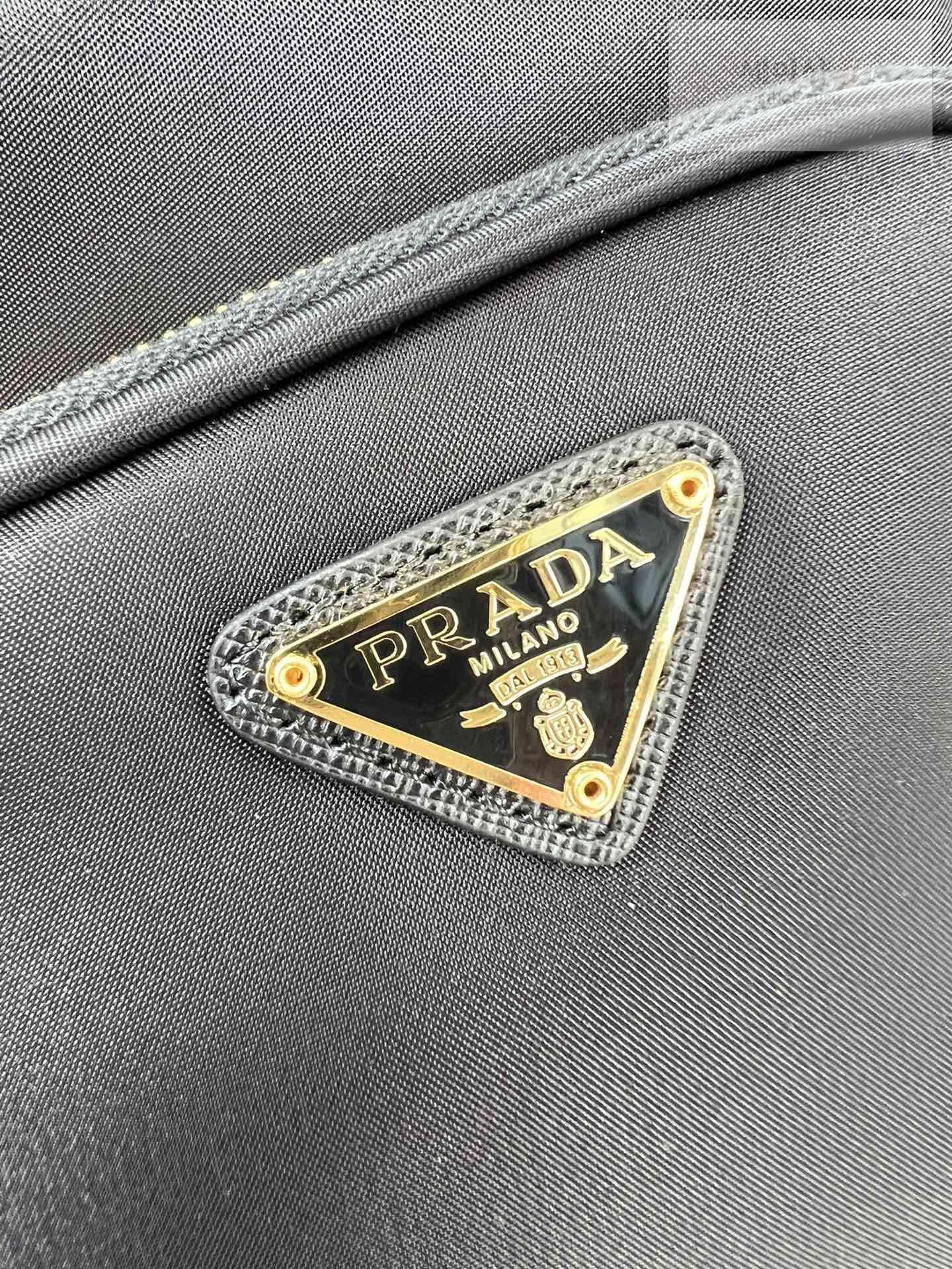 P R A D A Prada Nylon Bucket Bag 5번 이미지
