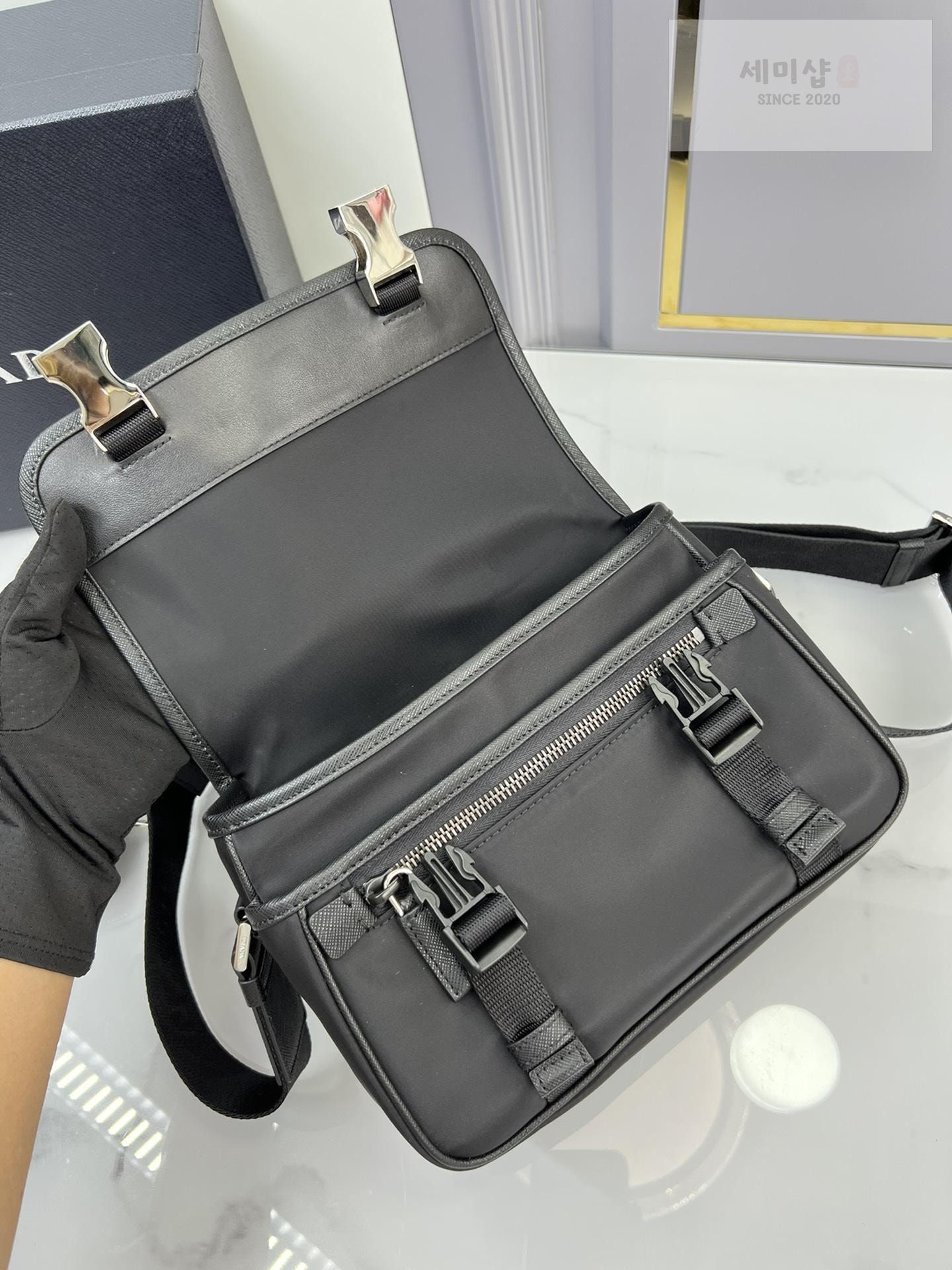 P R A D A Prada Nylon Cross Bag 4번 이미지