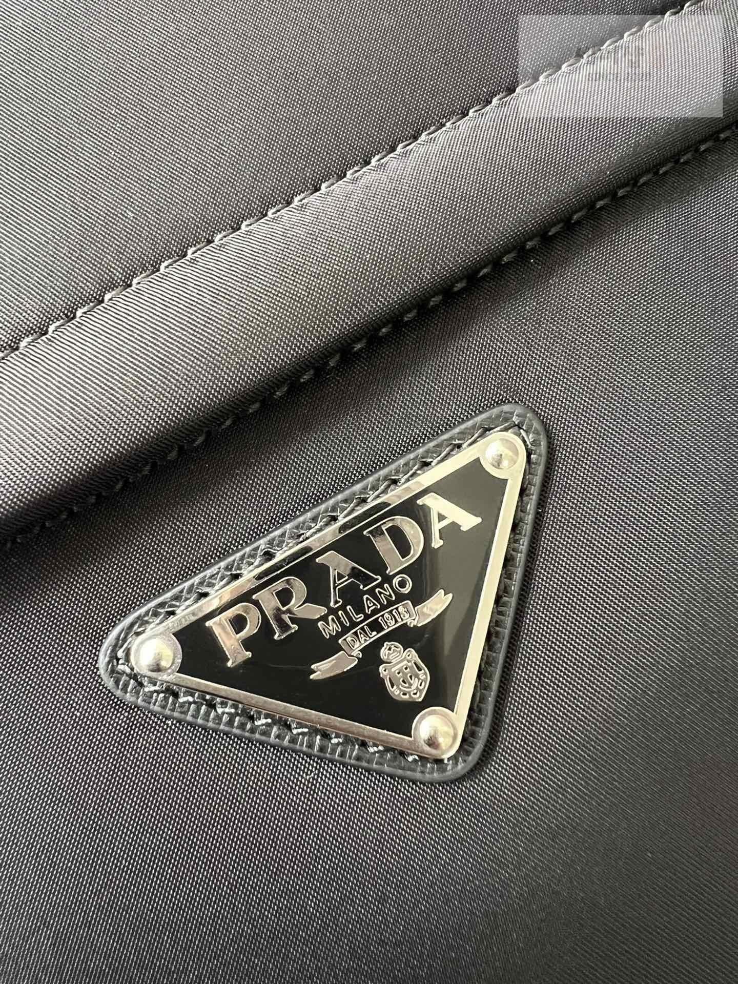P R A D A Prada Nylon Triangle Logo Backpack Bag 4번 이미지