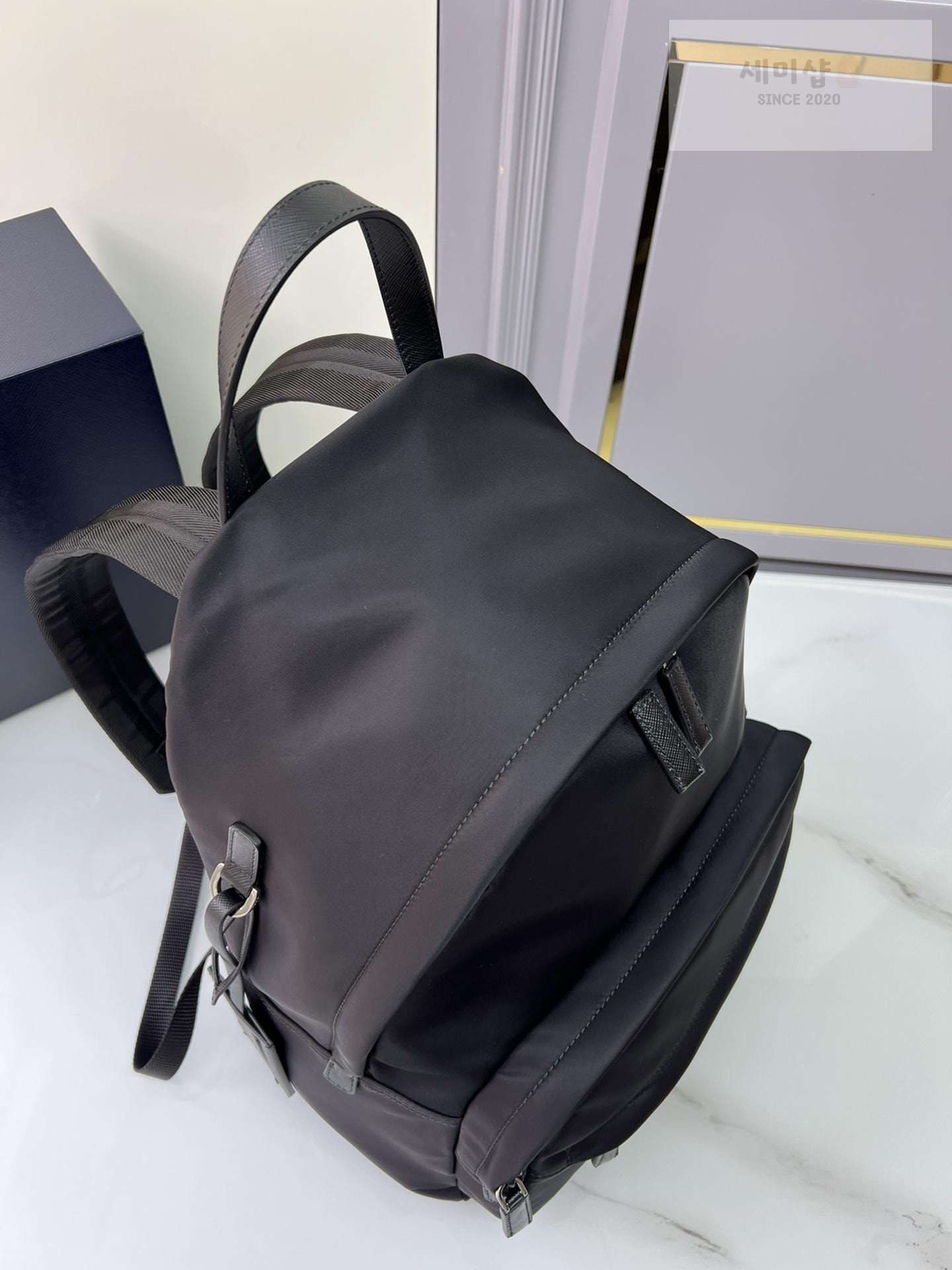 P R A D A Prada Nylon Triangle Logo Backpack Bag 5번 이미지
