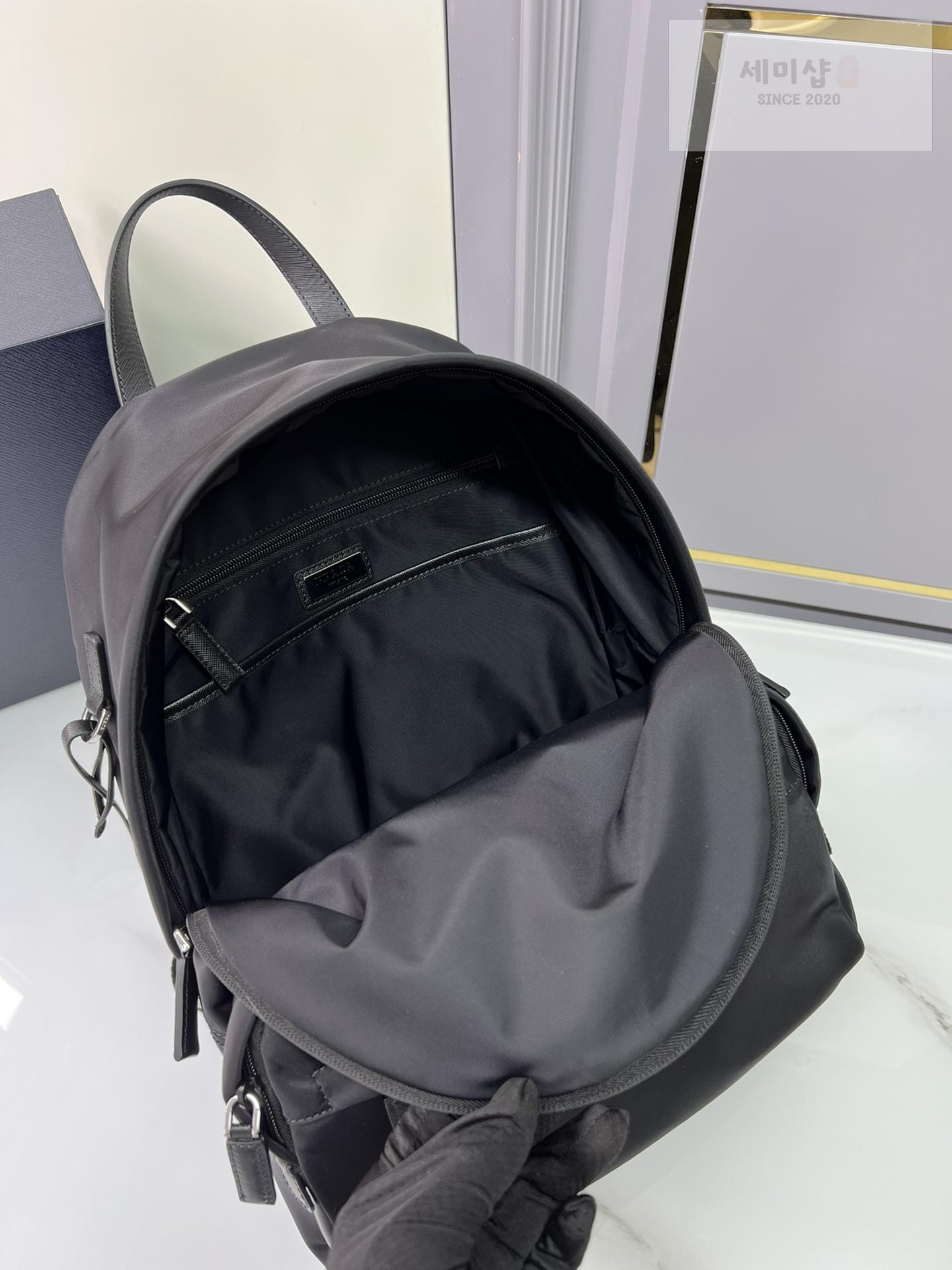 P R A D A Prada Nylon Triangle Logo Backpack Bag 8번 이미지