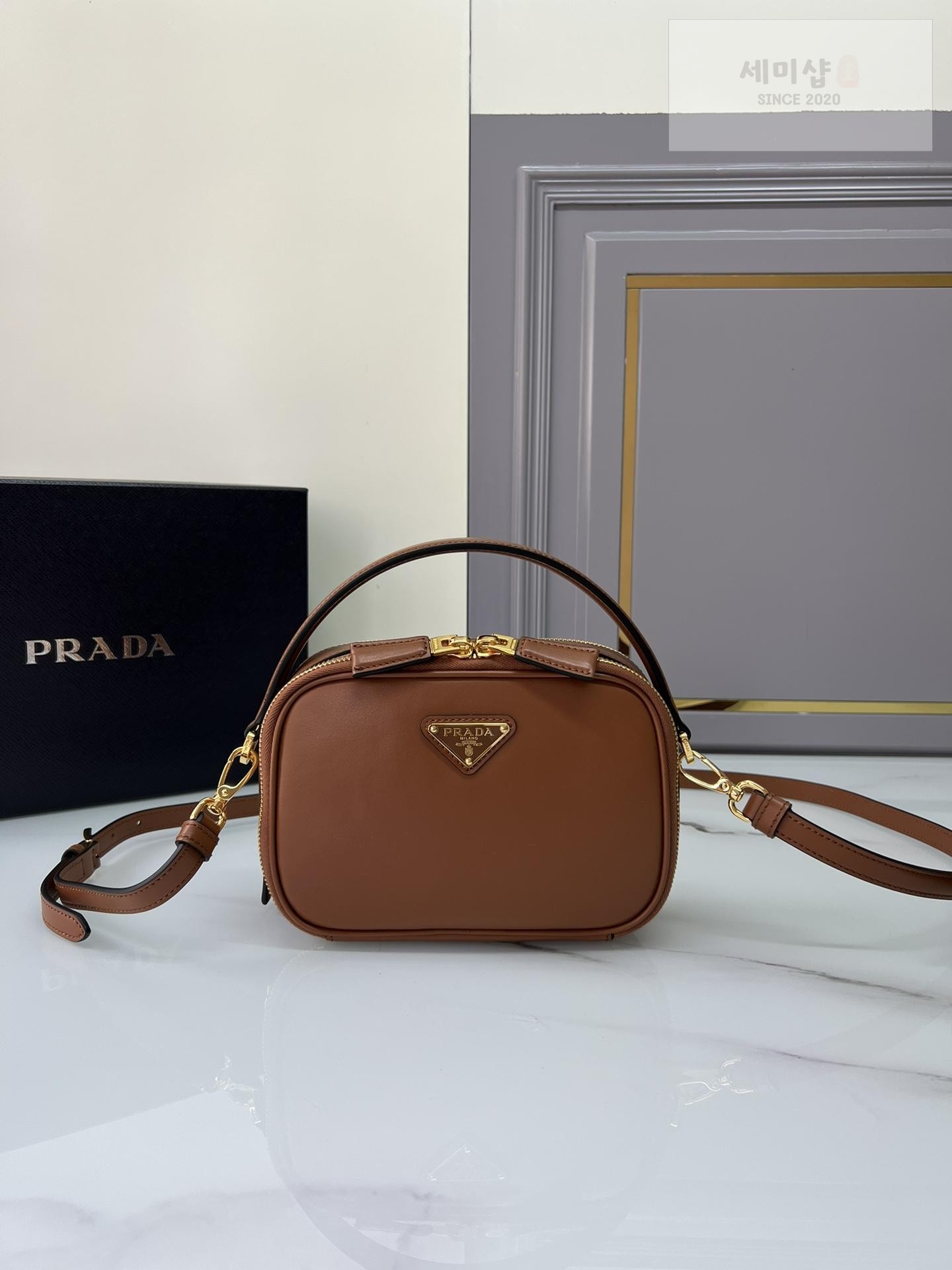 P R A D A Prada Odette Leather Mini Bag 23번 이미지