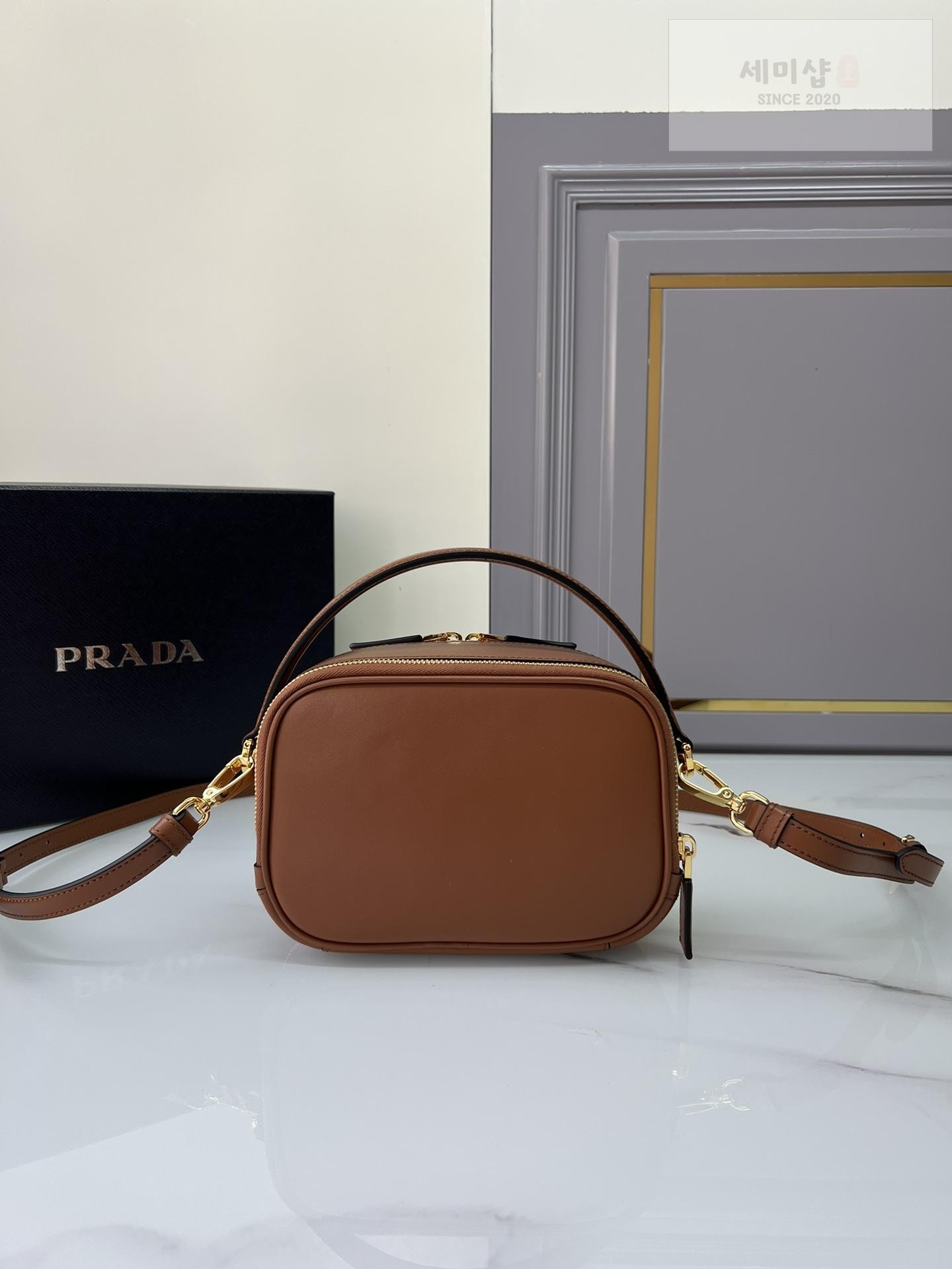 P R A D A Prada Odette Leather Mini Bag 1번 이미지