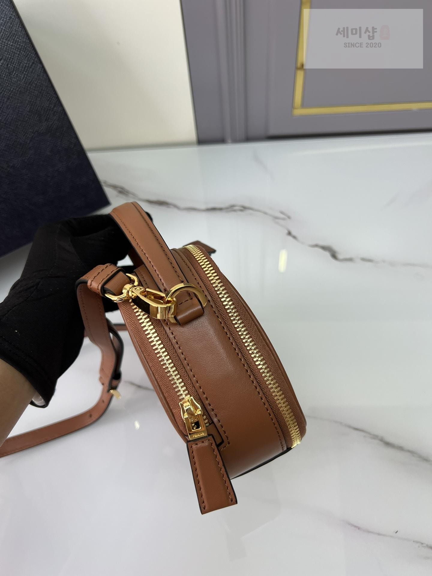 P R A D A Prada Odette Leather Mini Bag 22번 이미지