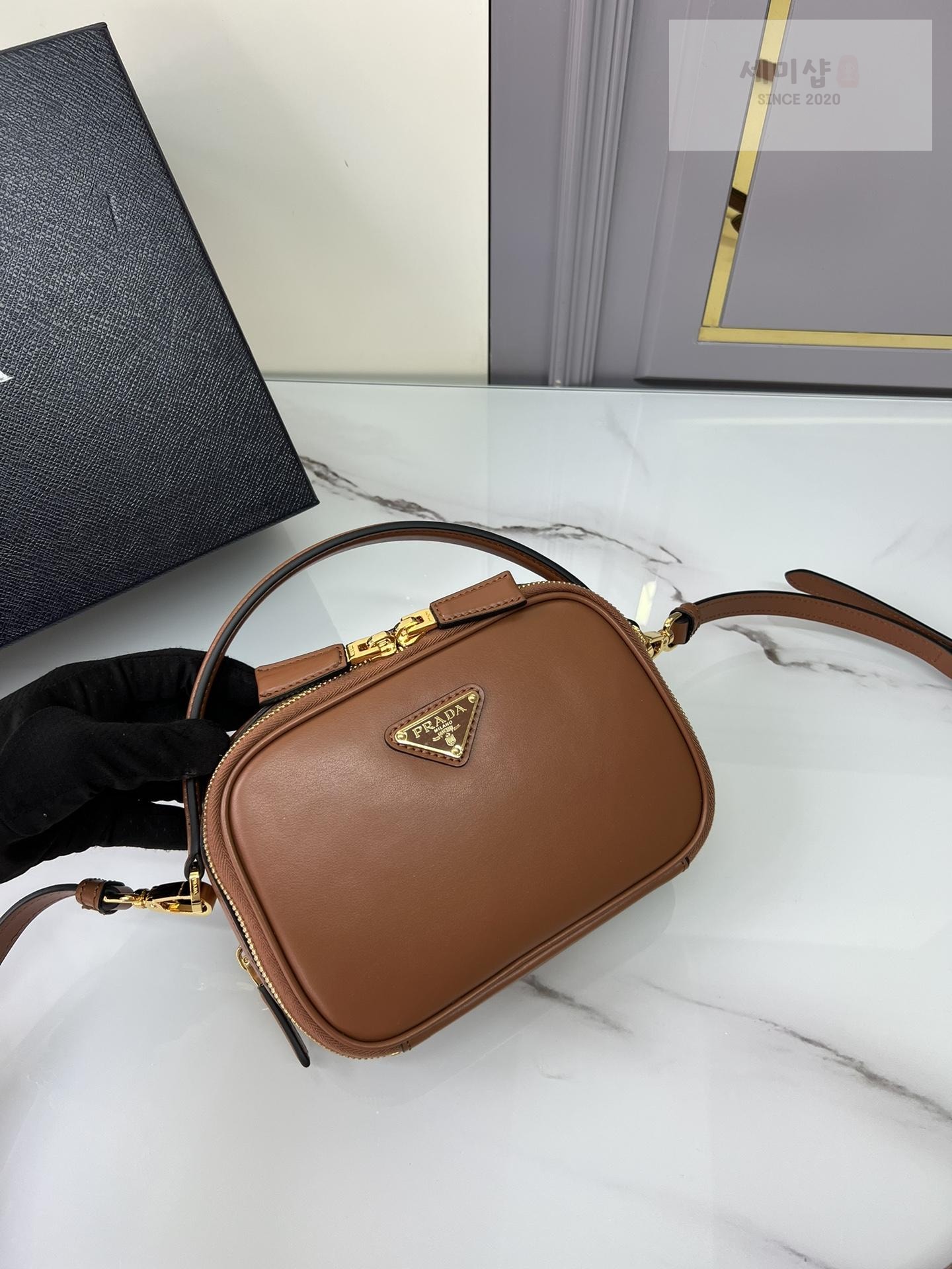 P R A D A Prada Odette Leather Mini Bag 21번 이미지