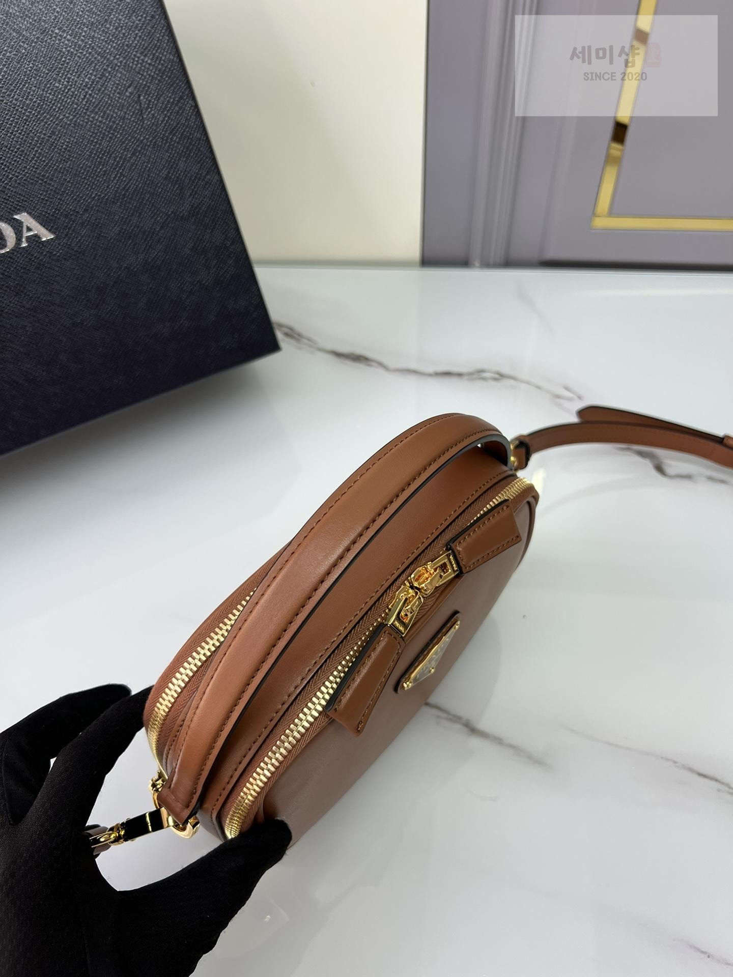 P R A D A Prada Odette Leather Mini Bag 3번 이미지